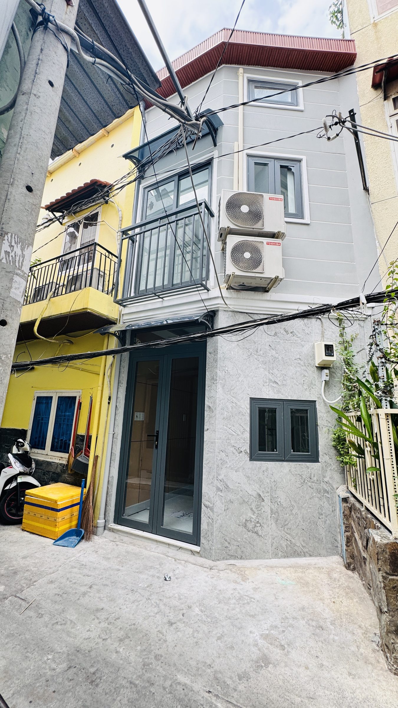 BÁN NHÀ MỚI 2 PHÒNG NGỦ HẺM 368 TÔN ĐẢN QUẬN 4