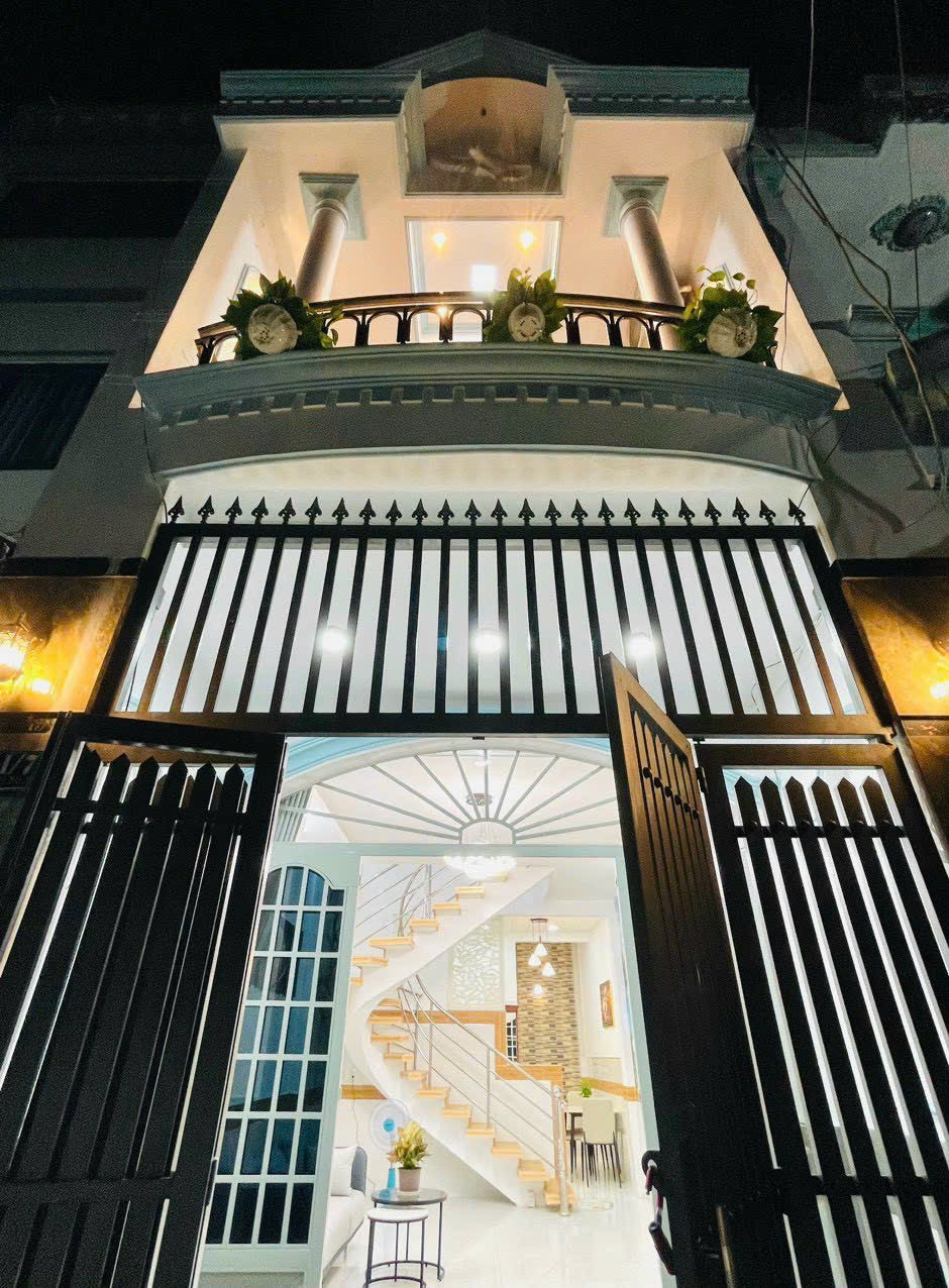 Hẻm xe hơi, nhà đẹp chính chủ 36,3m2 giá 2 tỷ 250 triệu đường Nguyễn Thái Sơn, P4, Quận Gò Vấp.