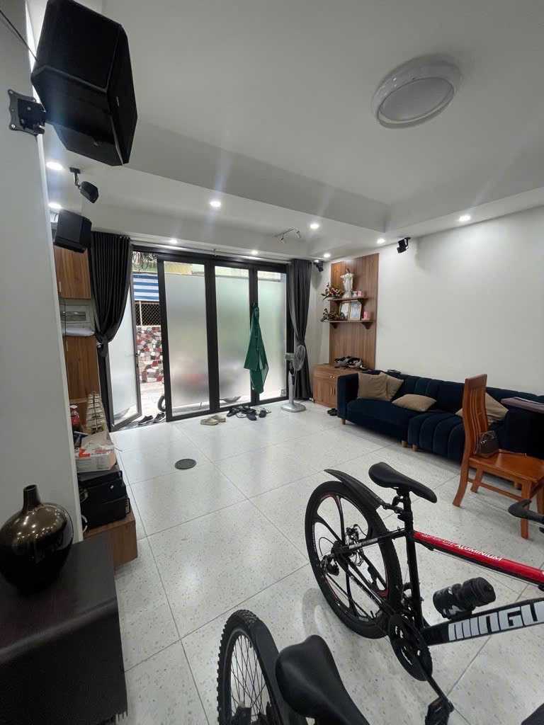 SIÊU PHẨM PHÚ NHUẬN - HẺM OTO 4 CHỖ ĐỖ CỬA - 5 TẦNG BTCT - THANG MÁY XỊN SÒ - HỒ CÁ KOI - NỘI THẤT SANG TRỌNG - 5 PN - 7 WC NHỈNH 16T
