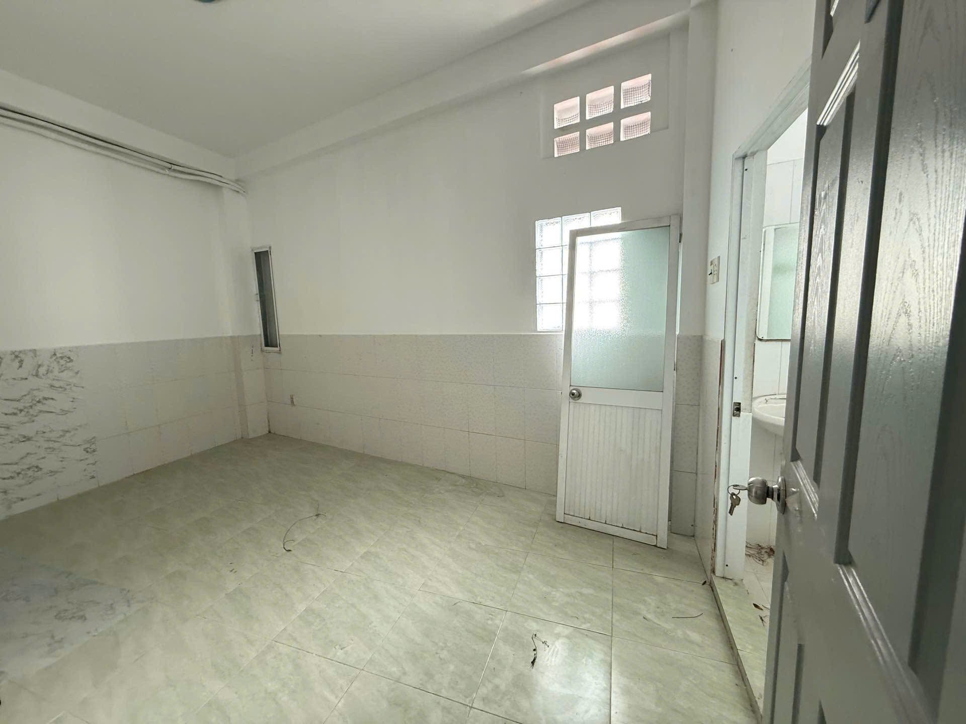 NHÀ HXH – PHÙNG VĂN CUNG – C4 TIỆN XÂY MỚI – 68M² – NGANG 5.2M – CHỈ 9.6 TỶ