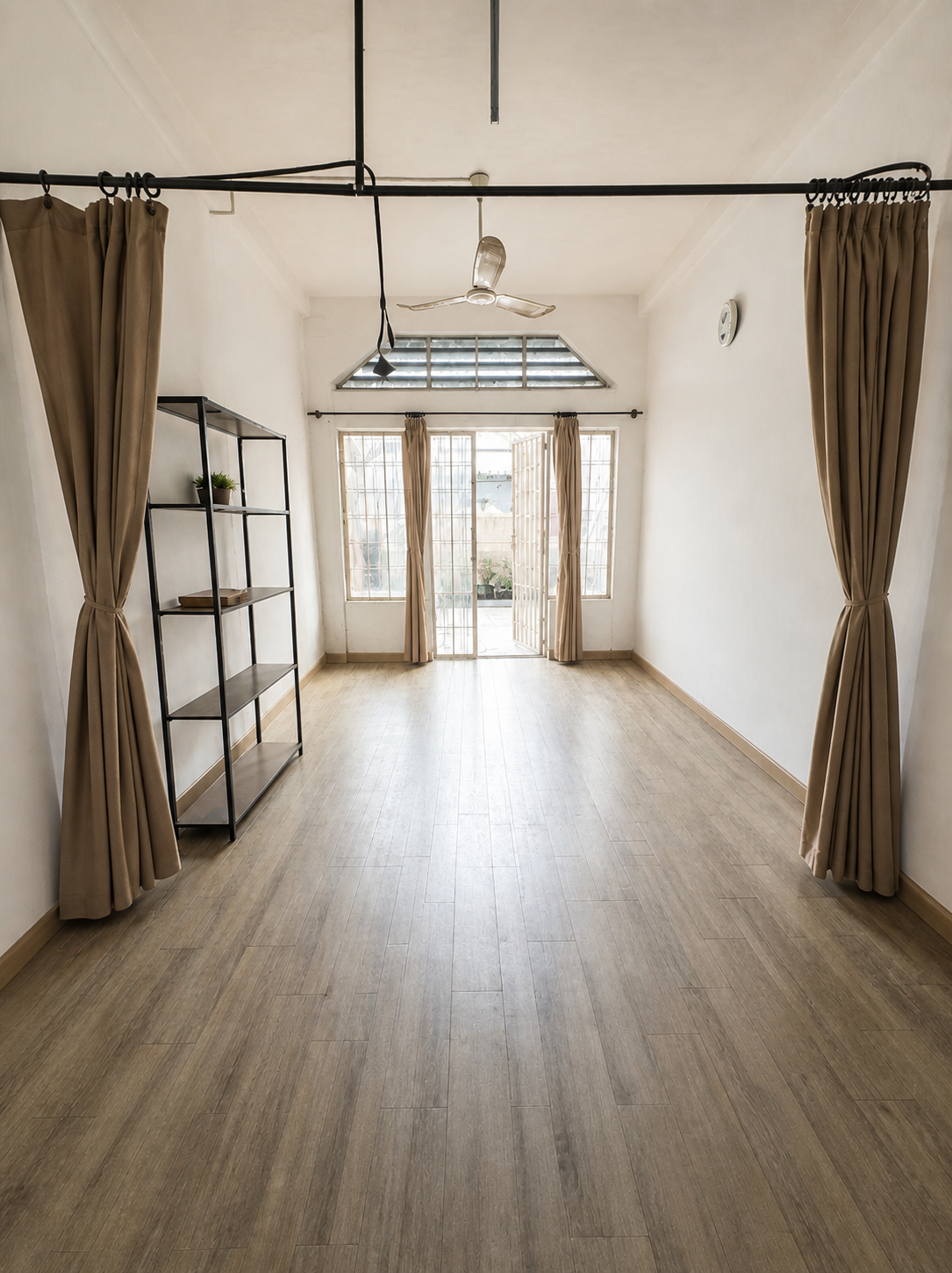 Bán nhà 2 tầng x 68,4 m2, mặt tiền 4m, hẻm Hoàng Văn Thụ, Tân Bình, HCM