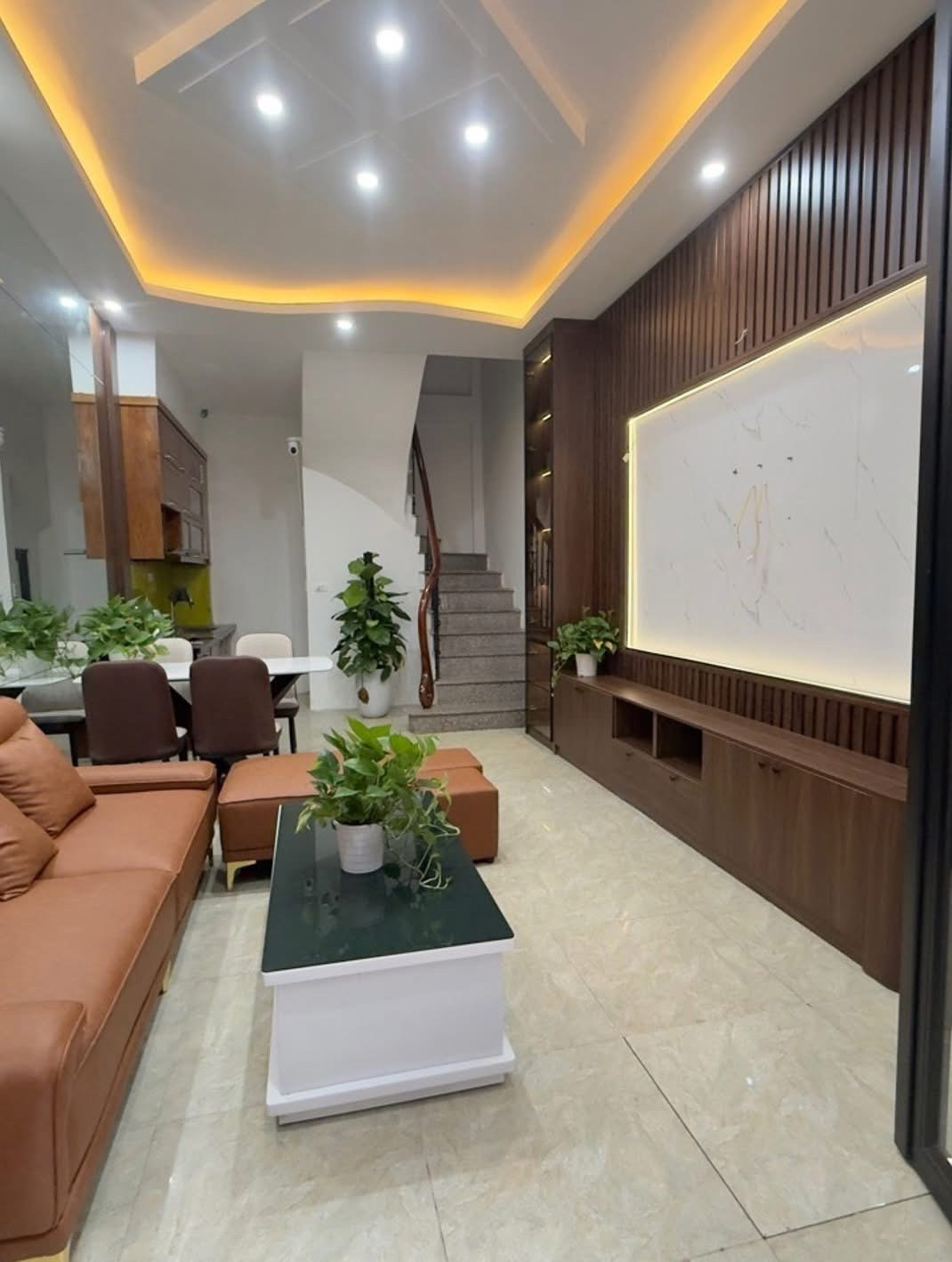 NHÀ MỚI FULL NỘI THẤT ĐANG NGỘP BANK CẦN BÁN GẤP TẠI PHƯỜNG 5 QUẬN 10