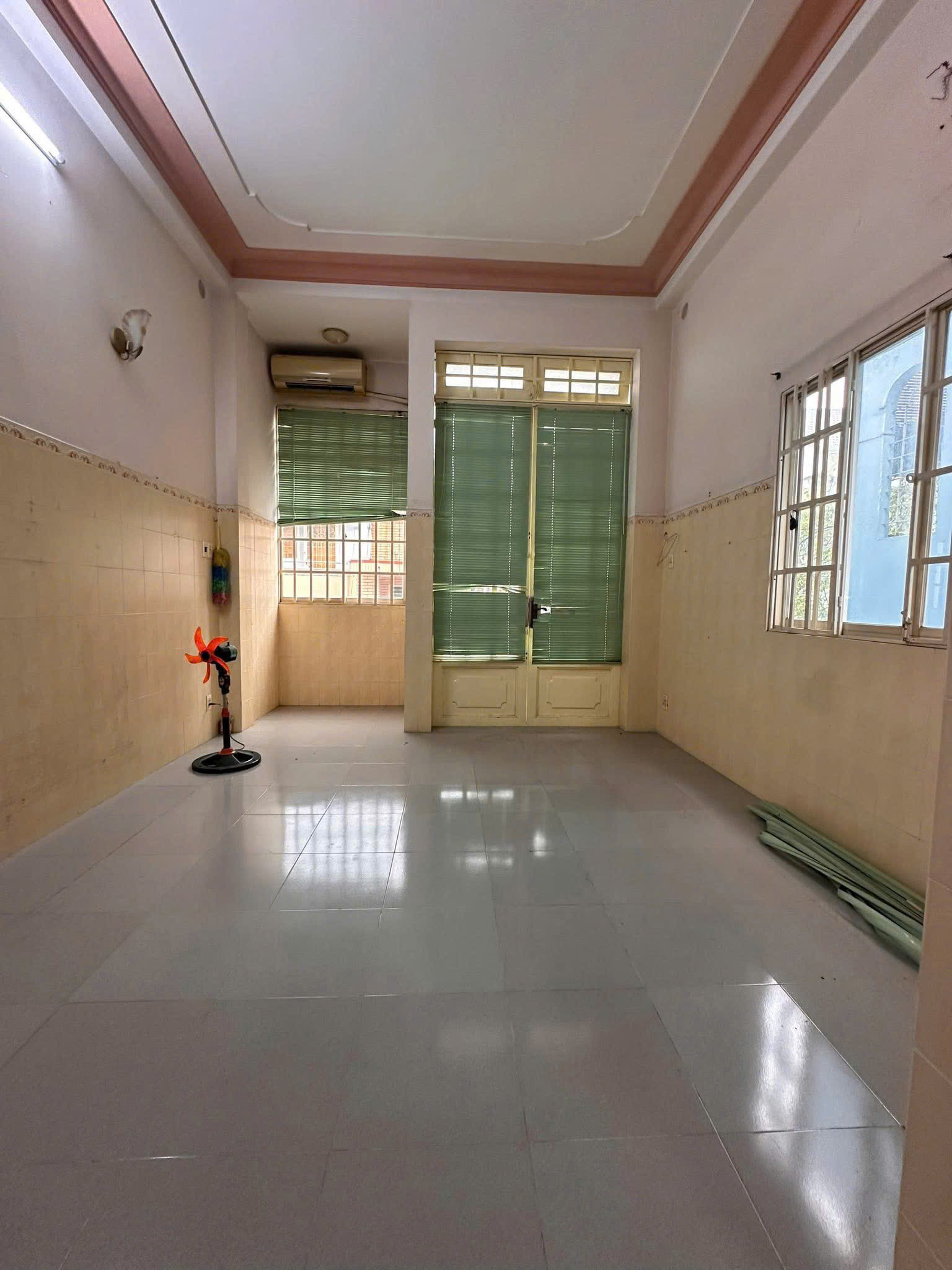 CẦN BÁN GẤP NHÀ 3 MẶT TIỀN ĐƯỜNG MINH PHỤNG, QUẬN 6, TRỆT 2 LẦU ST GIÁ CỰC TỐT