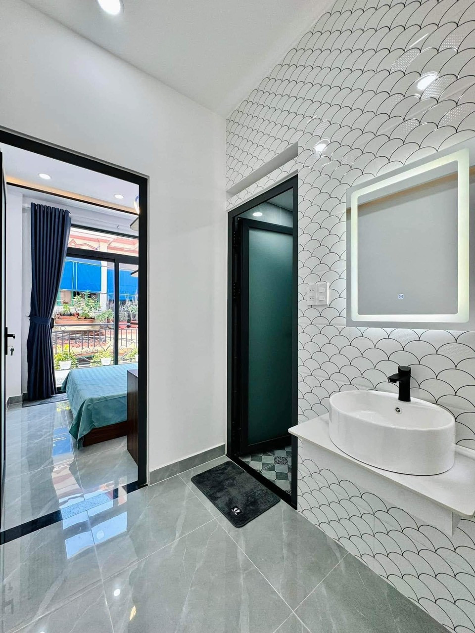 Bán nhà 41m2 Nguyễn Thái Sơn, Phường 5, Gò Vấp hẻm xe hơi, giá 2 tỷ100 sổ hồng riêng