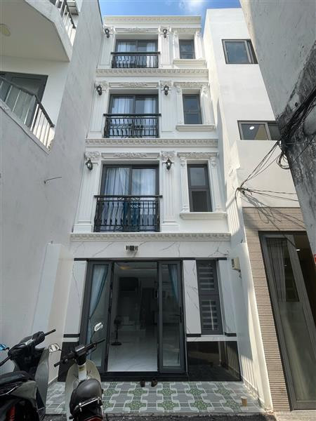 Nguyễn thái sơn gấp bán, 8PN, sổ hồng riêng, gần đại học CN4.