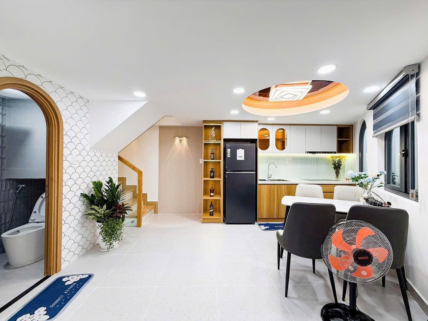 🏡CĂN GÓC HXH- XE HƠI ĐỔ CỬA-42M²  - NGANG 6M – PHƯỜNG 5, TRUNG TÂM PHÚ NHUẬN- DƯỚI 9 ĐỒNG