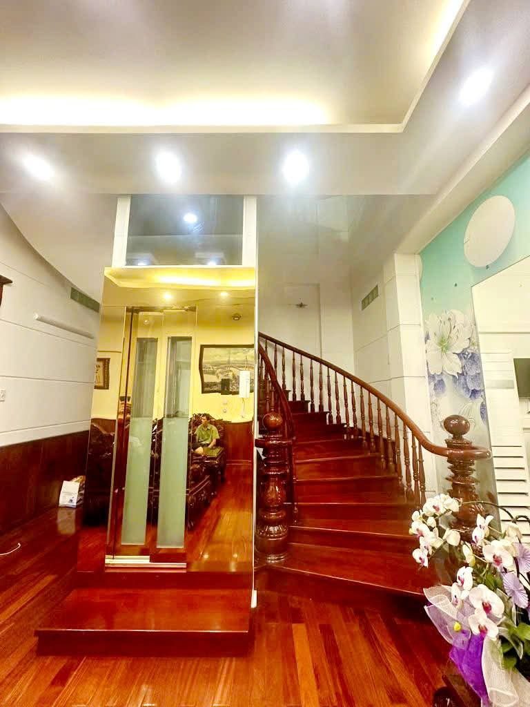 𝐂𝐇𝐃𝗩 SÂN VƯỜN 𝟮𝗢PHÒNG FULL NỘI THẤT CAO CẤP - SẴN NGUỒN THU HƠN 𝟭𝙊𝙊𝙩𝙧 MỖI THÁNG - CÓ THANG MÁY - NGANG 𝟵𝖒x𝟮𝙊𝖒x𝟳TẦNG - gần CV LÊ THỊ RIÊNG - 💰𝟮𝟮𝐓. (120B2)

💥NHÀ HOÀN CÔNG ĐỦ - PHÁP LÝ RÕ RÀNG MINH BẠCH - CÔNG CHỨNG NGAY💥

👉GỌI CHO em ☎ 𝚶𝟵𝚶𝟮..𝟭𝚶𝟲..𝟵𝟭𝟭 Đ