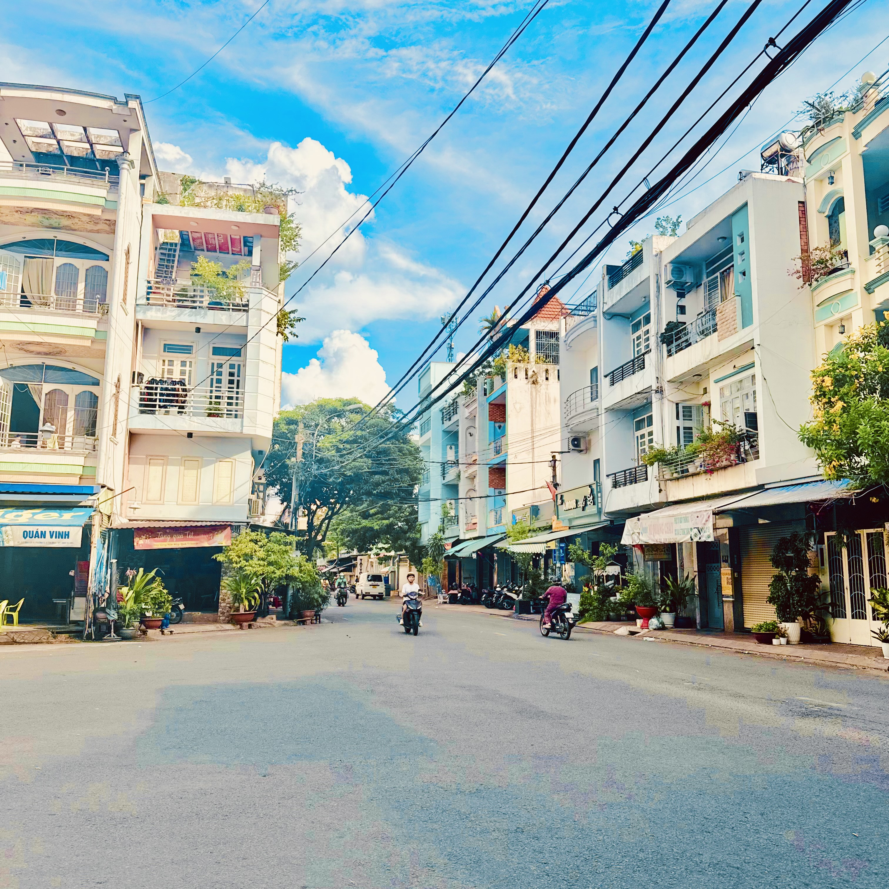 HÀNG XÓM Trung tâm thương mại Tân Bình - MẶT TIỀN đẻ trứng vàng trong tương lai - 12 tỏi.