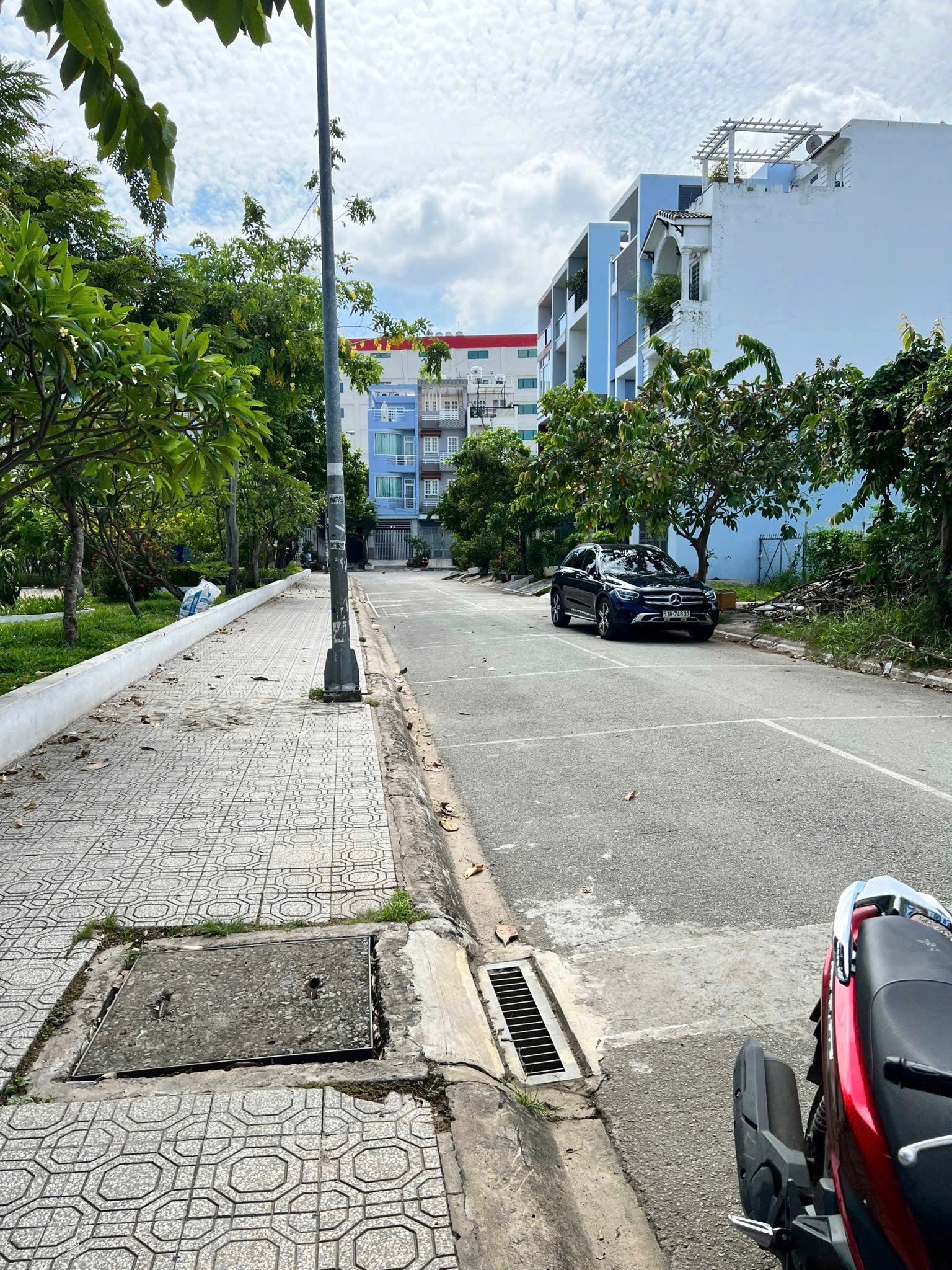 Đất nền 100m2 giá chỉ 2 tỷ 150 triệu khu dân cư Phú Lợi đường Phạm Thế Hiển, phường 7, quận 8.