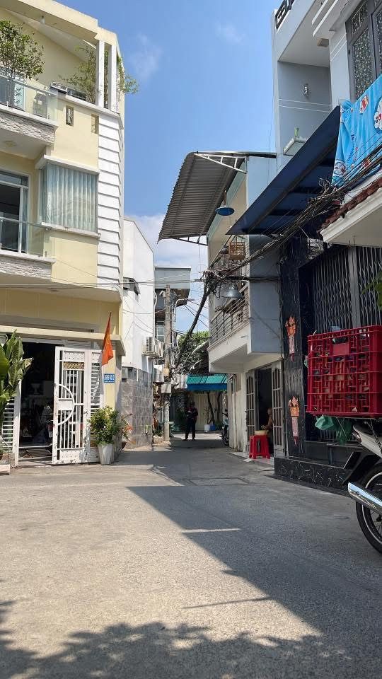 BÁN NHÀ PHẠM THẾ HIỂN QUẬN 8 – VIEW CÔNG VIÊN – XE HƠI TỚI CỬA