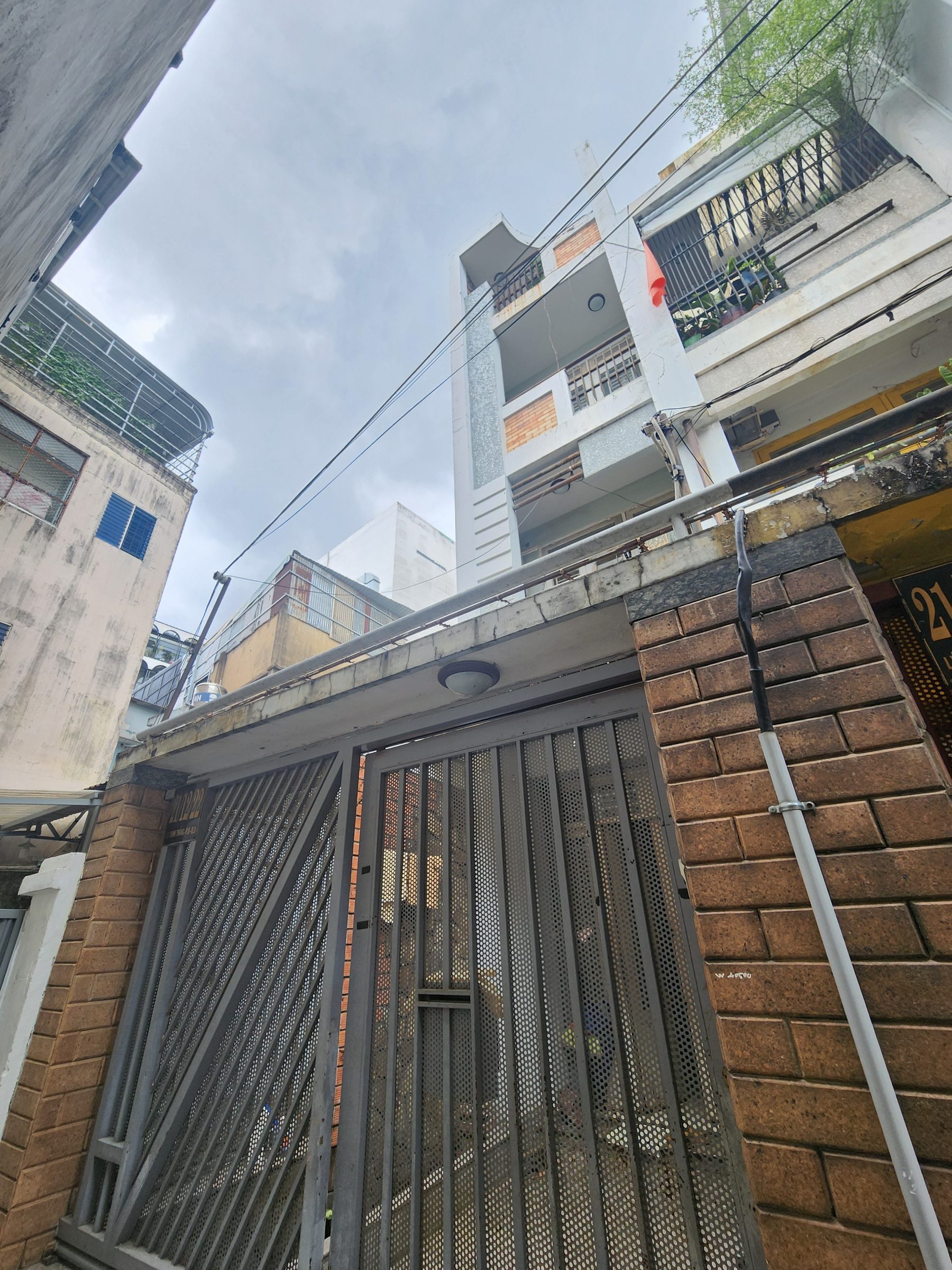 Bán nhà 60m2, 4 lầu chỉ nhỉnh 9,5 tỷ cách hẻm ô tô chỉ 5 m, ngay trung tâm quận 3