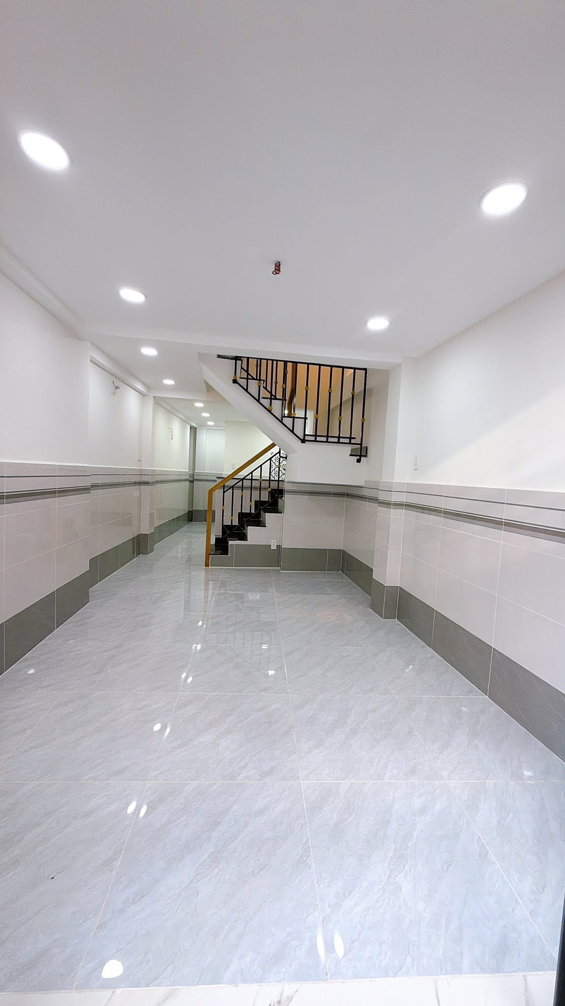 BÁN NHÀ MỚI 4 PHÒNG NGỦ HẺM 243 HOÀNG DIỆU QUẬN 4