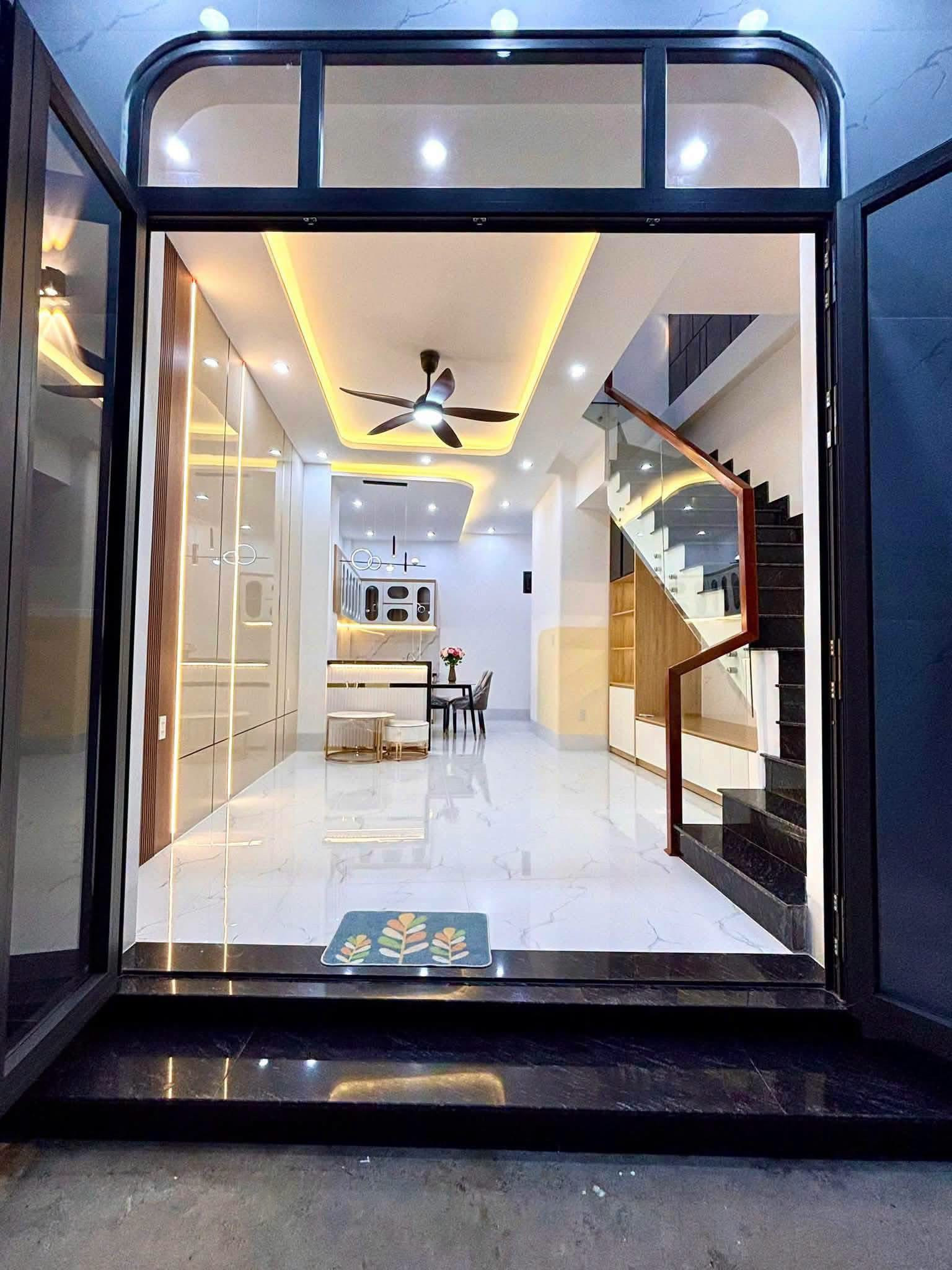 Chủ gửi bán gấp nhà riêng 60m2 sổ sẵn giá 2.38 tỷ tại Phường 08 Quận Phú Nhuận TP. Hồ Chí Minh
