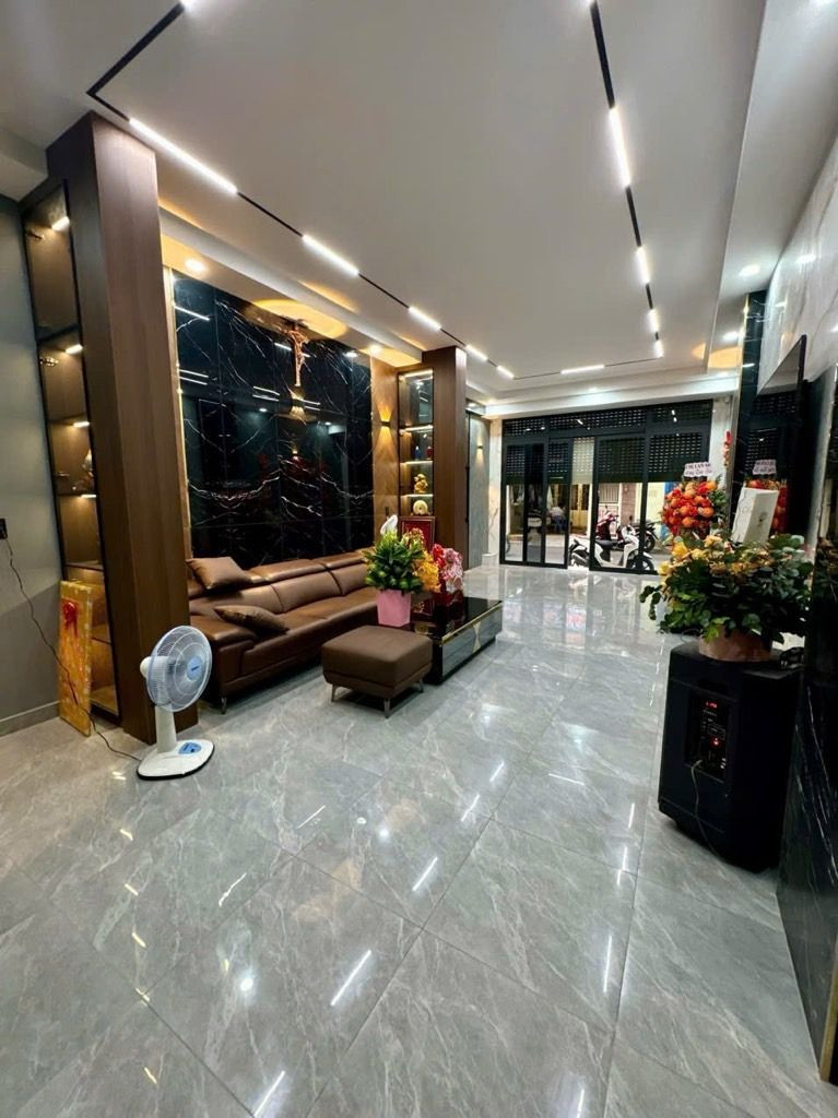 Bán Nhà Mới Lạc Long Quân P.8 Tân Bình – Hẻm 8m Thông – Ngang 4.5m – Giá 8.x Tỷ