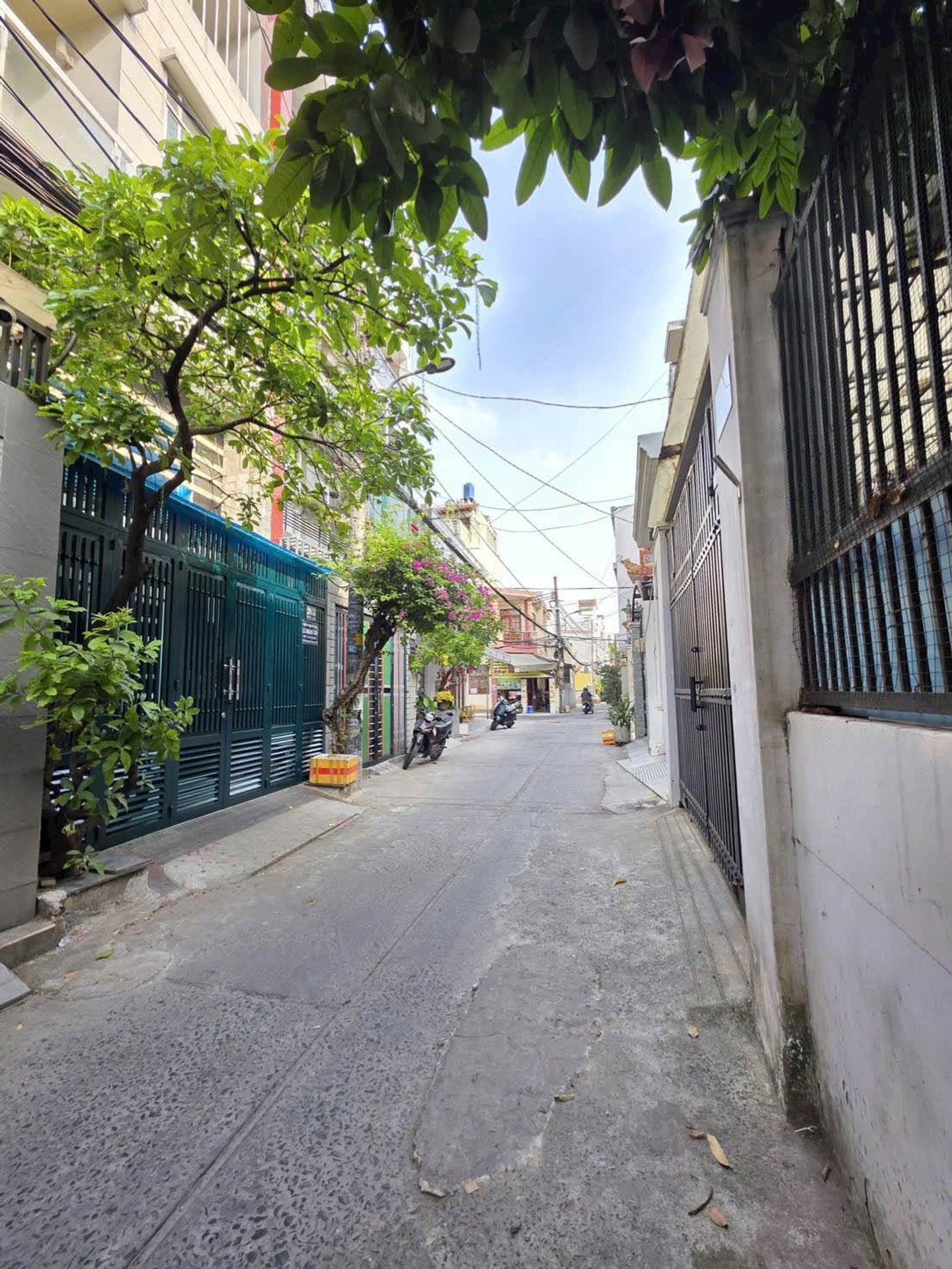 60M2 - 3 TẦNG - HXH LẠC LONG QUÂN - 4PN -   HƠN 7 TY TL