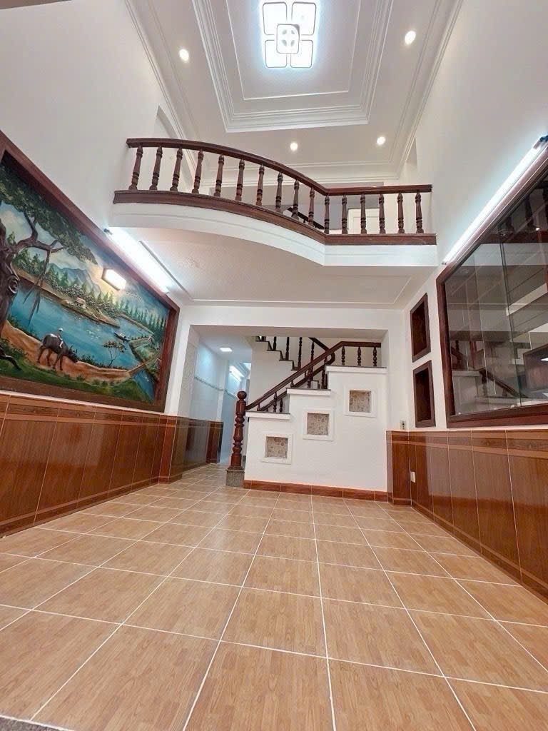 🏡 SÁT CV BÀU CÁT – CHỢ TÂN BÌNH
✨ Nhà đẹp 5 TẦNG BTCT – kết cấu kiên cố
🛏️ 5 PHÒNG NGỦ, phù hợp gia đình đông người
🚗 Hẻm 4M THÔNG – khu dân trí, an ninh
📍 Lạc Long Quân – Lý Thường Kiệt – ĐH Bách Khoa

💰 Nhích 6🍚 
📞 Liên hệ xem ngay: 0902 106 911