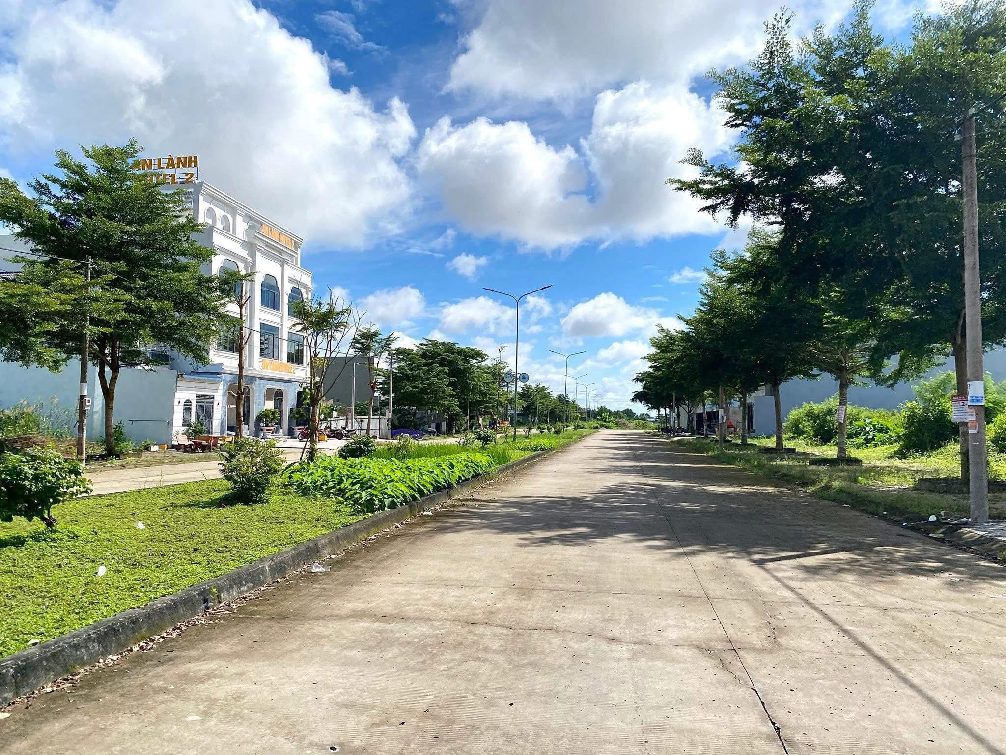 Bán nền Đường Võ Chí Công Hoàng Phát