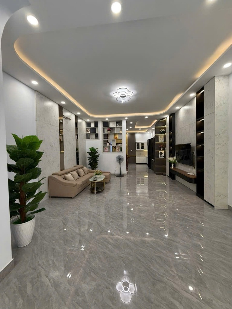QUẬN 3 – CÁCH MẠNG THÁNG 8, 75m2, ngang bự 5.5m, 3 tầng, rộng - thoáng - nhìn mê li.