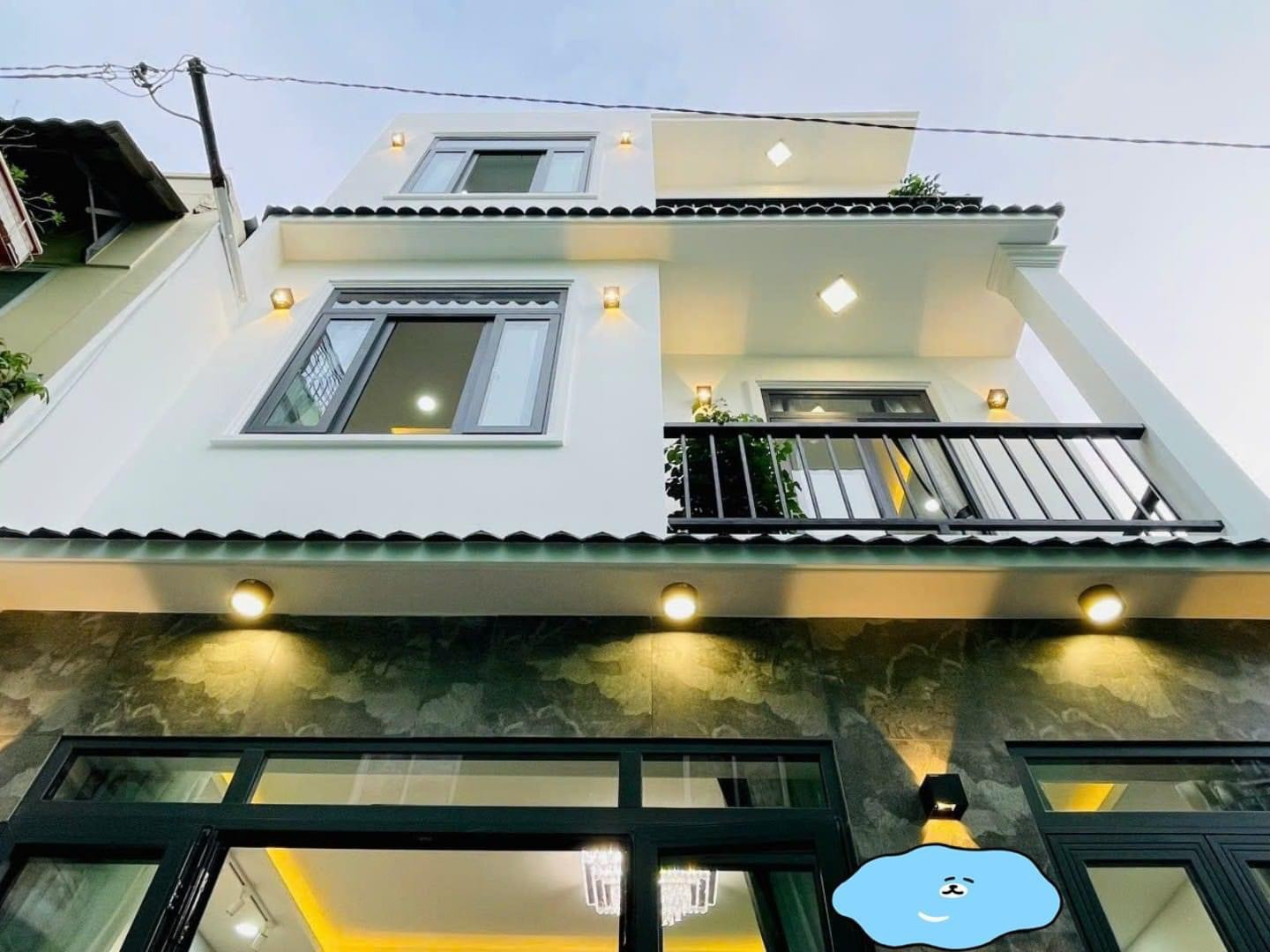 Nhà ngộp bán gấp nhà Nguyễn Phúc Nguyên P10 Quận 3 giá 3tỷ500tr DT 43m2. Sổ riêng