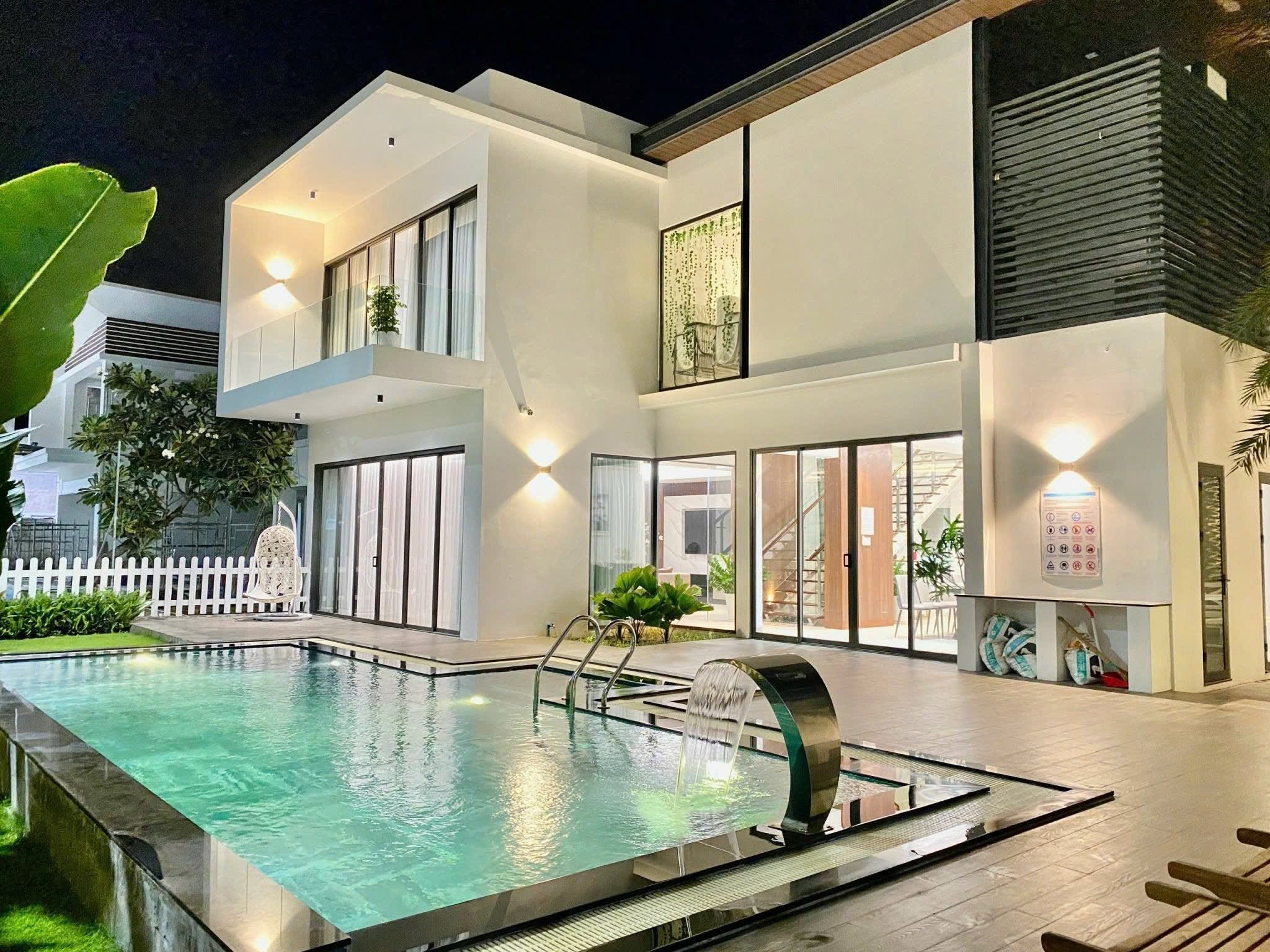 CHỈ 1 BƯỚC CHÂN CHẠM BIỂN – CHO THUÊ VILLA ARIA LONG CUNG VŨNG TÀU 🔥