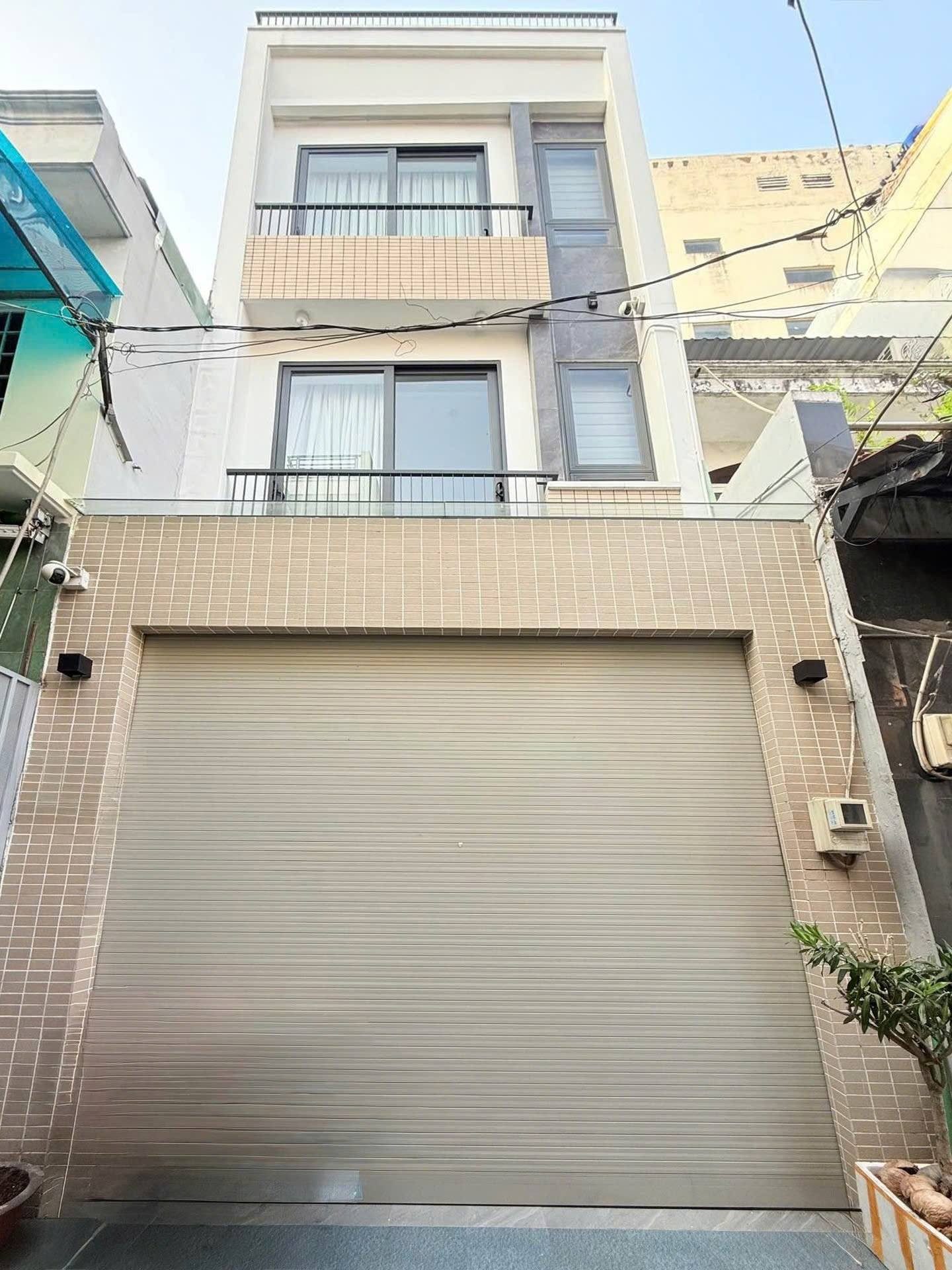 Chủ bán gấp nhà đường 3 tháng 2  , P.11, Q.10 – Diện Tích 55,2m2 giá 2 tỷ 850tr. Sổ Hồng riêng