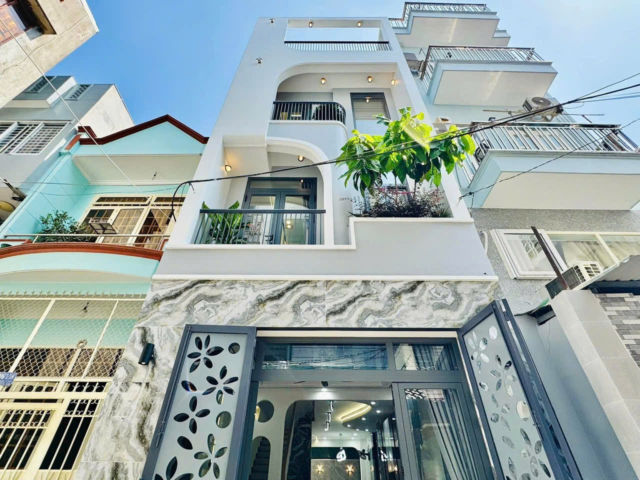 Bán gấp siêu phẩm nhà tại Nguyễn Thiện Thuật, Phường 11, Quận 3, giá chỉ 3TỶ680, 32m2 đẹp xuất sắc