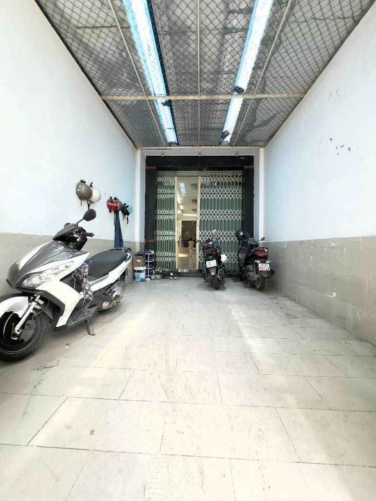 MẶT TIỀN KD 4 TẦNG, ĐƯỜNG XE HƠI 10M, TRUNG TÂM QUẬN 3, SÁT QUẬN 1, GẦN GA METRO, 120M2