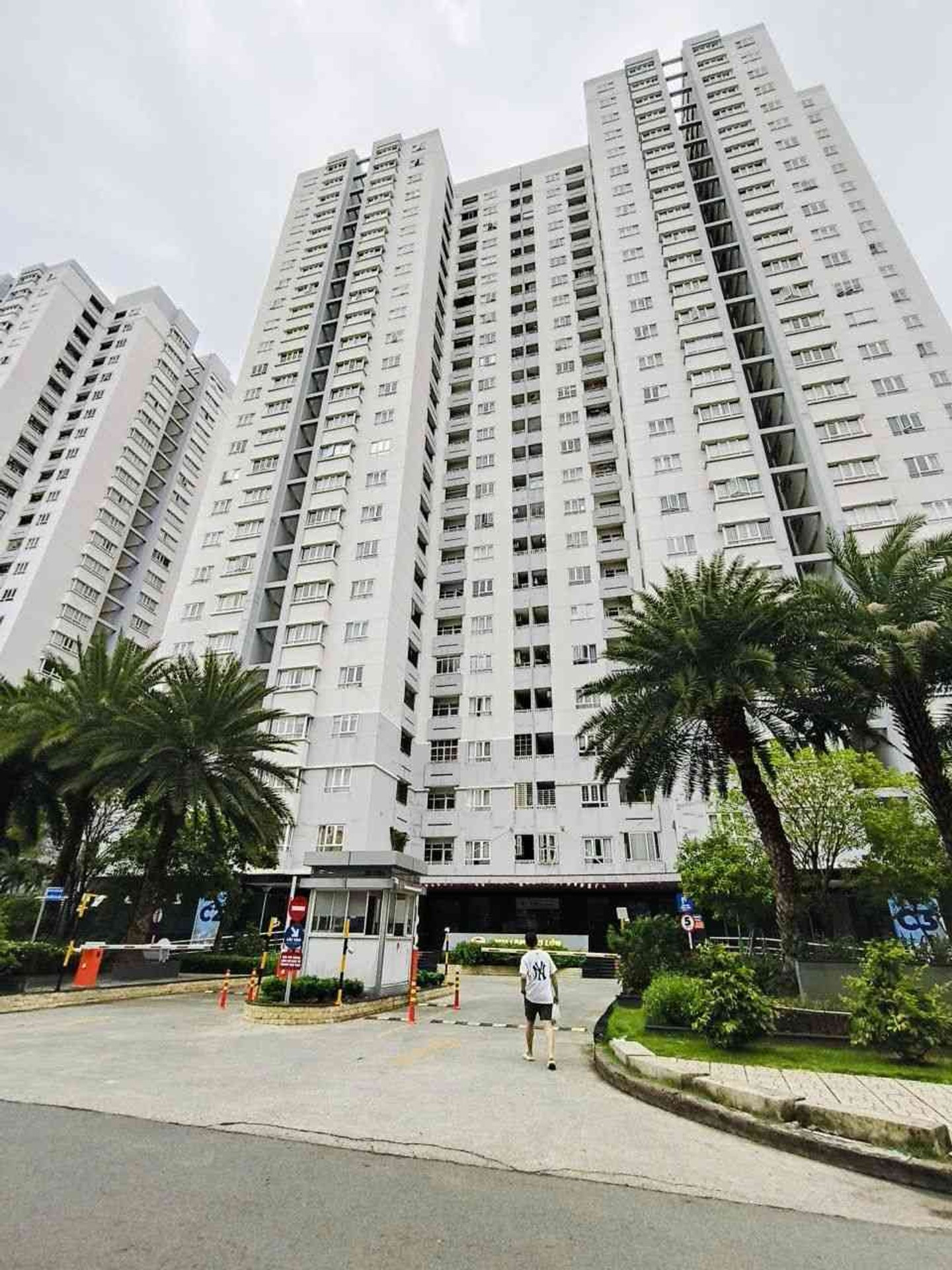 BÁN NHÀ NGUYỄN VĂN LUÔNG QUẬN 6 205M2 5 TẦNG 18.5 TỶ DÒNG TIỀN 60 TRIỆU