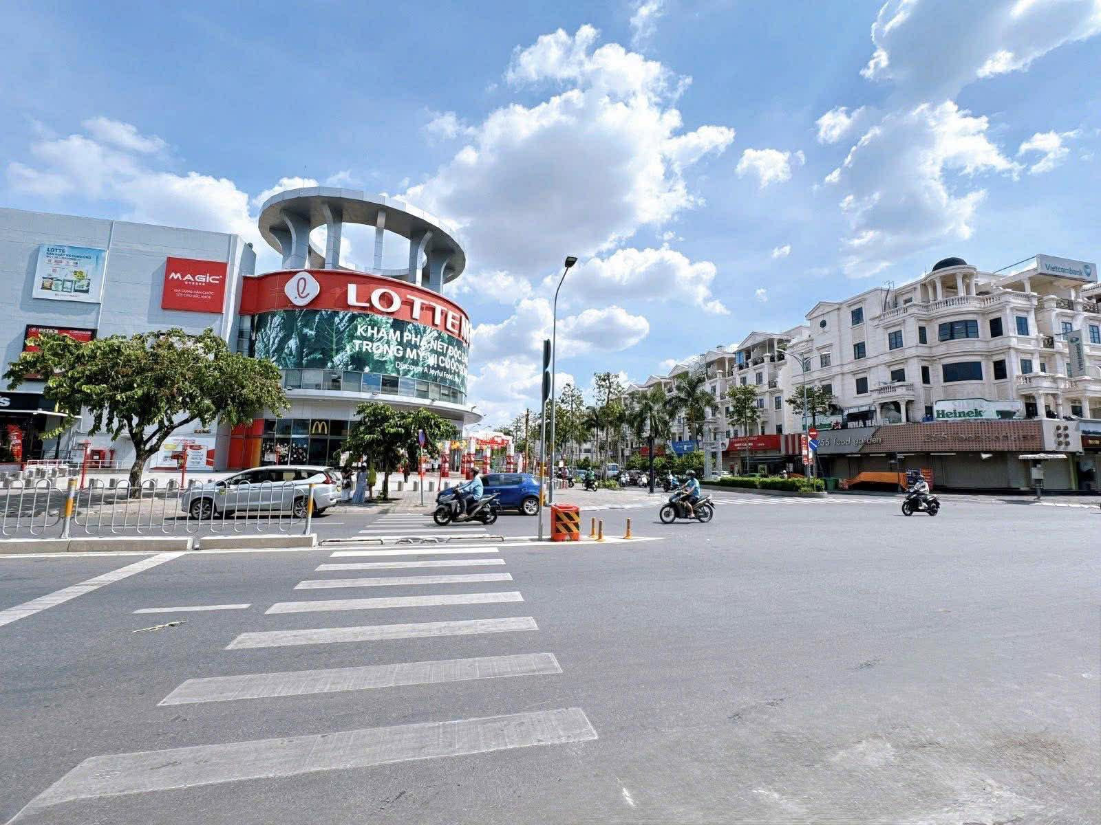 HOTEL 2 MẶT TIỀN 5 TẦNG GÒ VẤP - 183m2 (6.3×30) - DÒNG TIỀN 190 TRIỆU/THÁNG