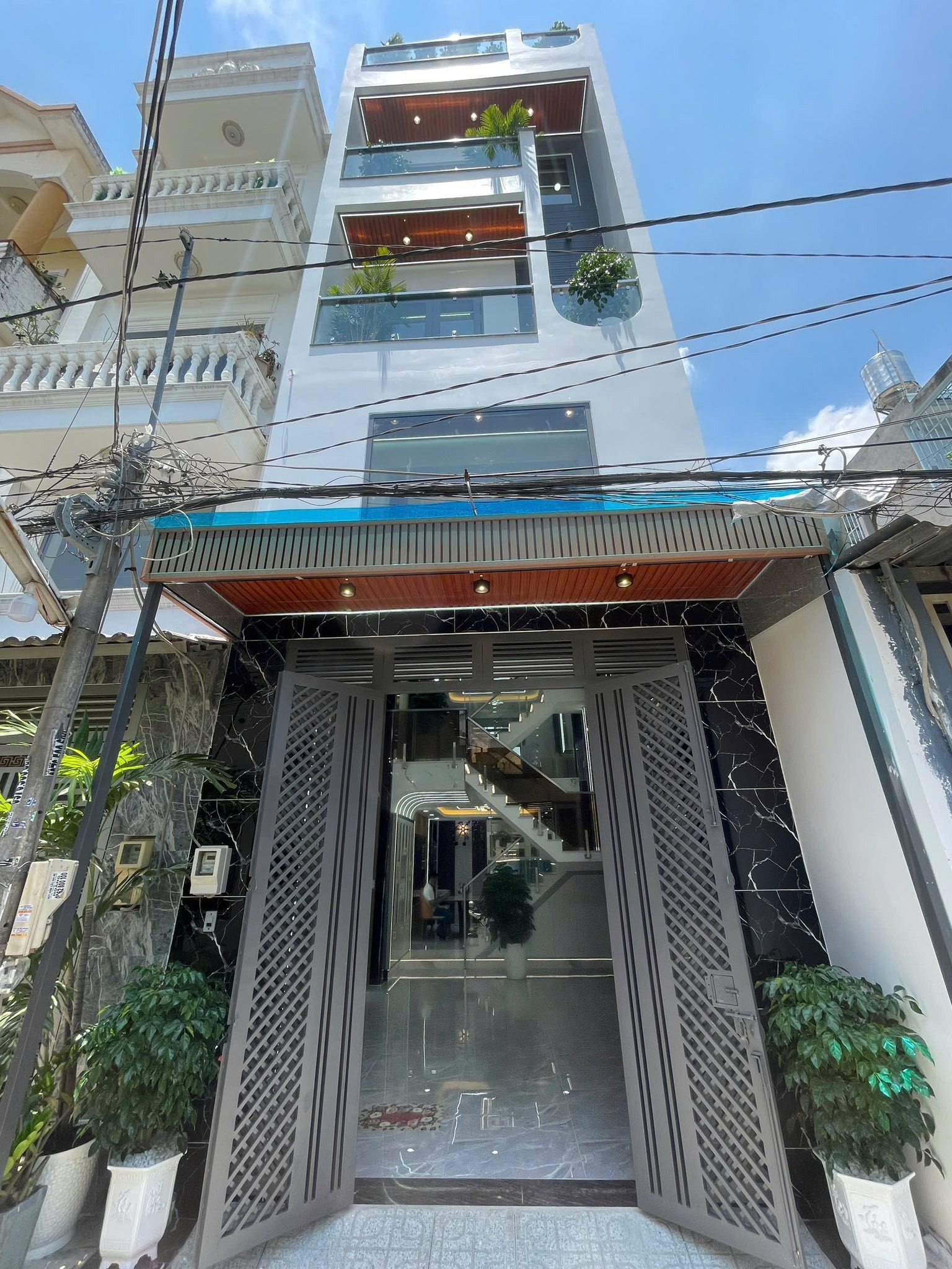 Nhà đẹp Sư Vạn Hạnh, P12, Q10, 72.5m2 Giá 3 tỷ 950tr, có sẵn HĐ thuê 25tr, sổ hồng riêng chính chủ.