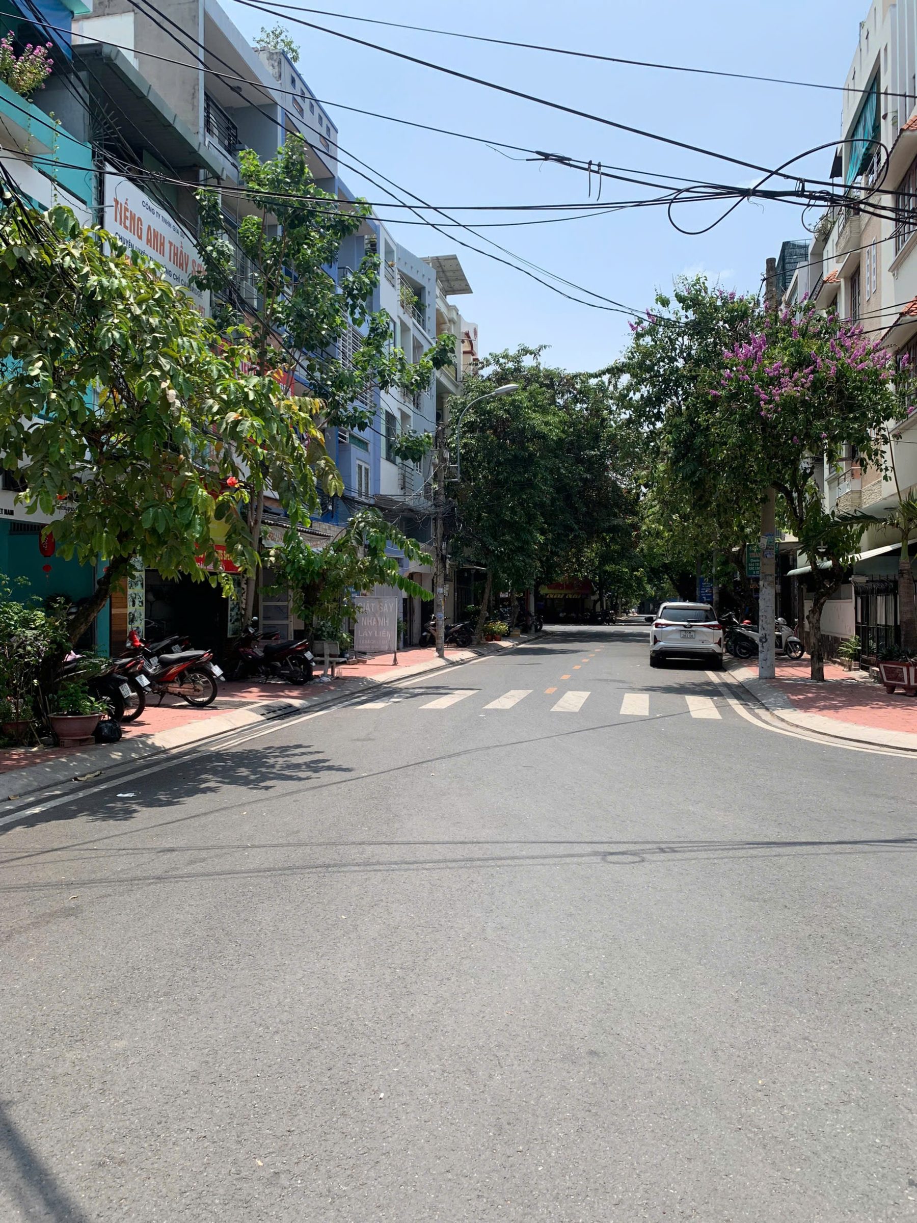 CHỈ 19TR - NHÀ THUÊ CÁCH MẠNG THÁNG 8 QUẬN 10 - HẺM 4M - 4 PHÒNG NGỦ