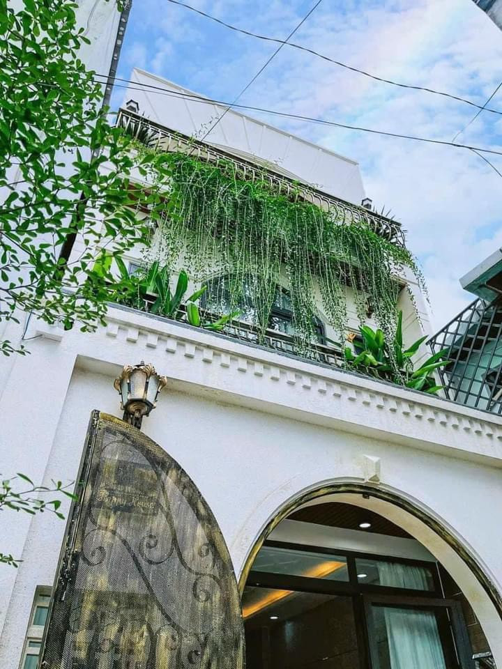 Nhà đẹp giá tốt! Bán nhà 80m2 Sư Vạn Hạnh, P12, Q10. Kế bên Vạn Hạnh Mall. Gía 4 tỷ290 Sổ riêng
