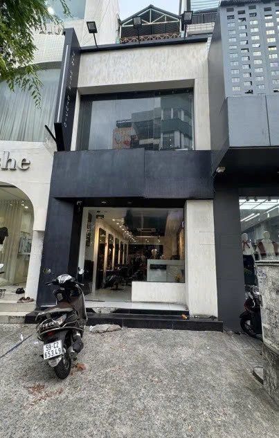 CHO THUÊ NHÀ MẶT TIỀN ĐƯỜNG SƯ VẠN HẠNH, PHƯỜNG VƯỜN LÀI, QUẬN 10