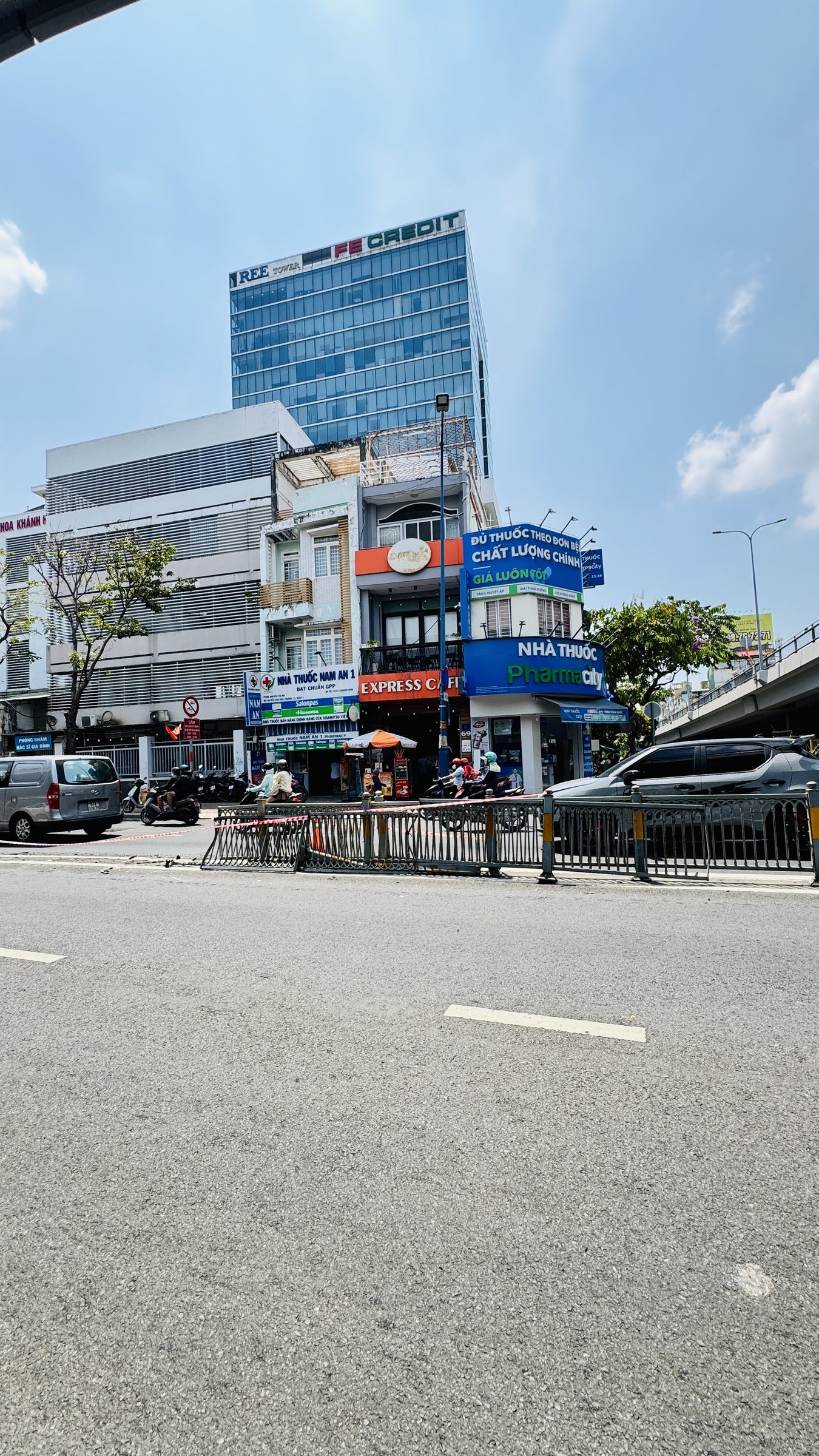 BÁN NHÀ MẶT TIỀN BẾN VÂN ĐỒN 4 TẦNG VIEW SÔNG QUẬN 4