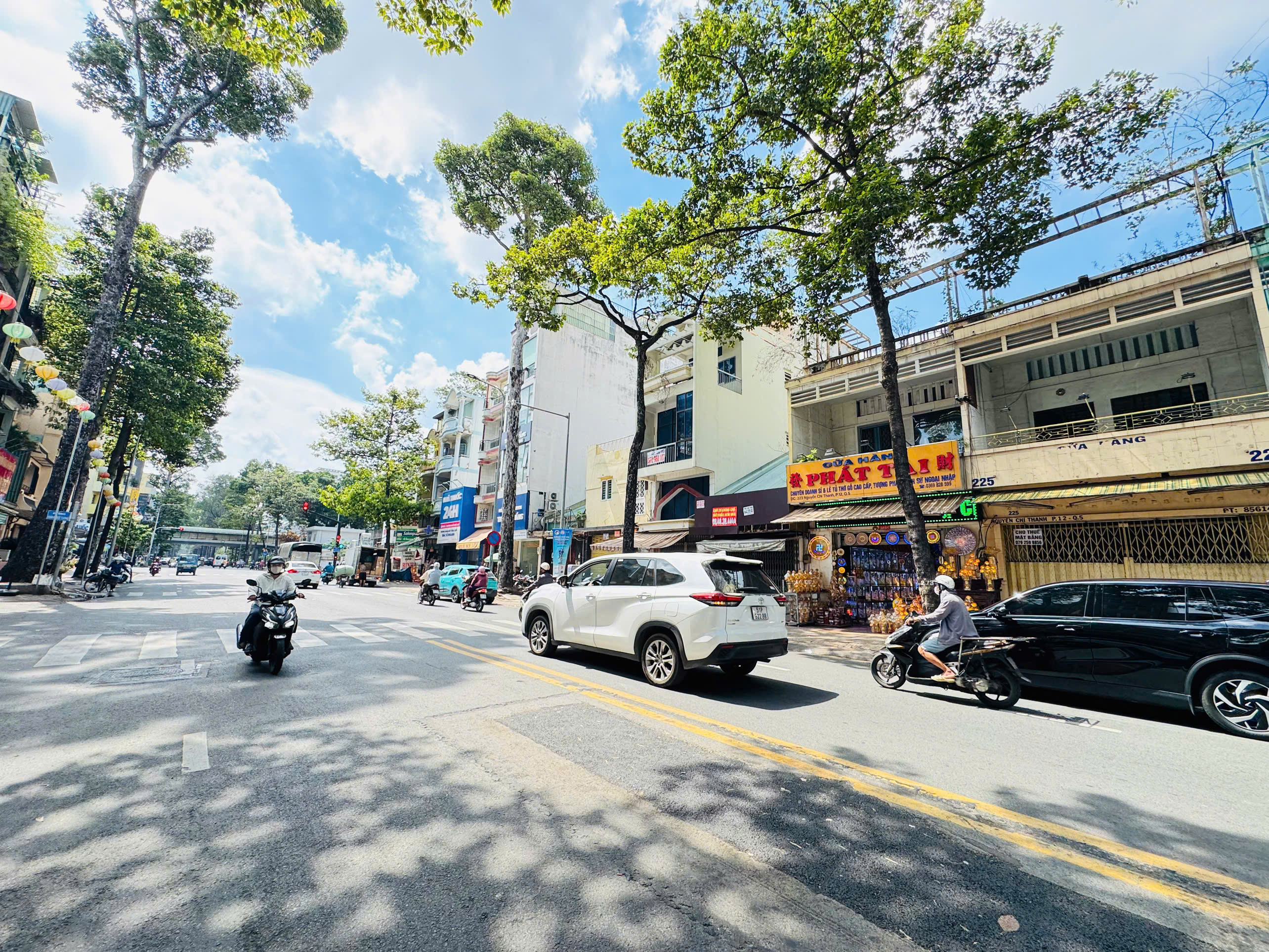 Bán Nhà Mặt Tiền 225 Nguyễn Chí Thanh, Phường 12, Quận 5