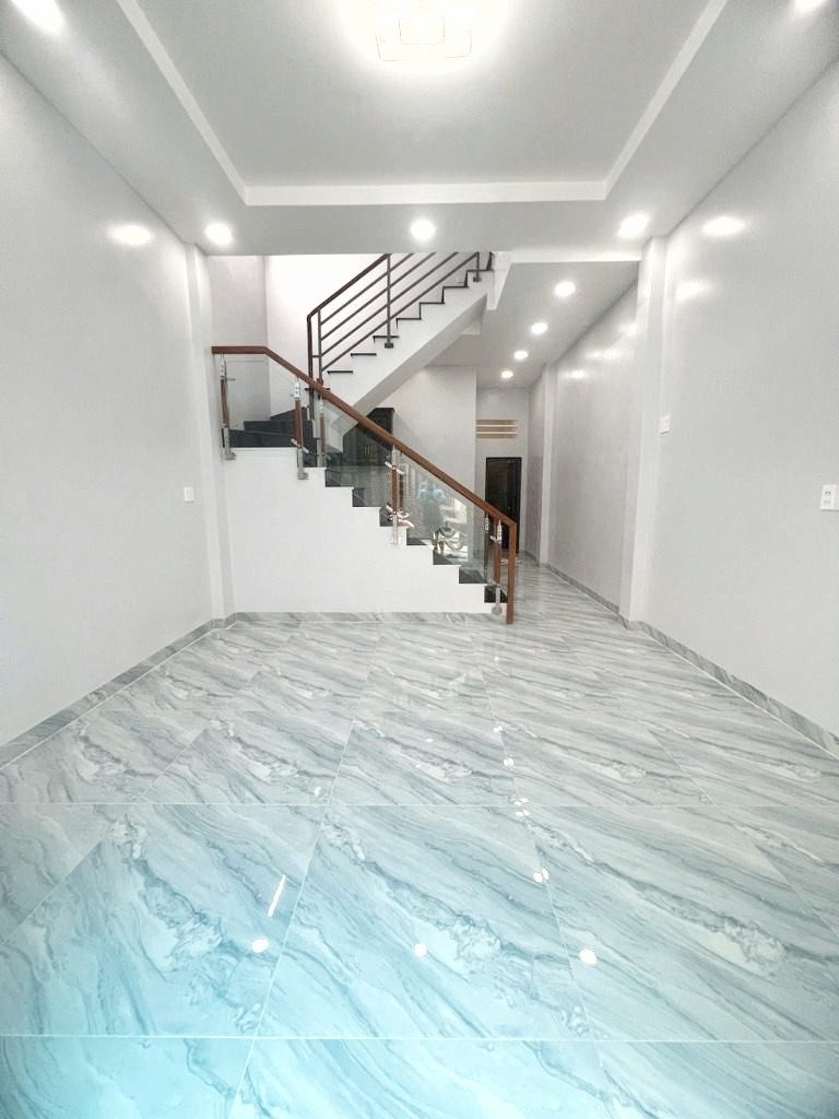 BÁN NHÀ HẬU GIANG QUẬN 6 52M2 2 TẦNG SÂN THƯỢNG 3PN 6.4 TỶ KẾ NGUYỄN VĂN LUÔNG
