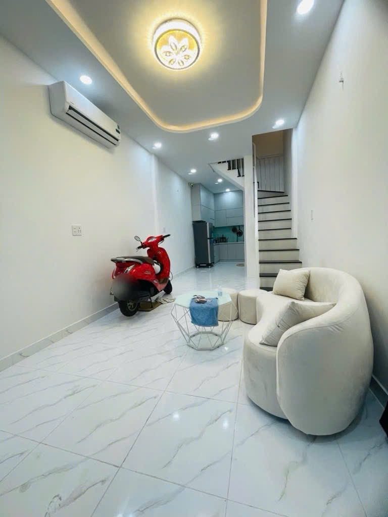 HUỲNH VĂN BÁNH- PHÚ NHUẬN, HXH, HẺM HIẾM NHÀ BÁN, 2 TẦNG, AN NINH, DÂN TRÍ