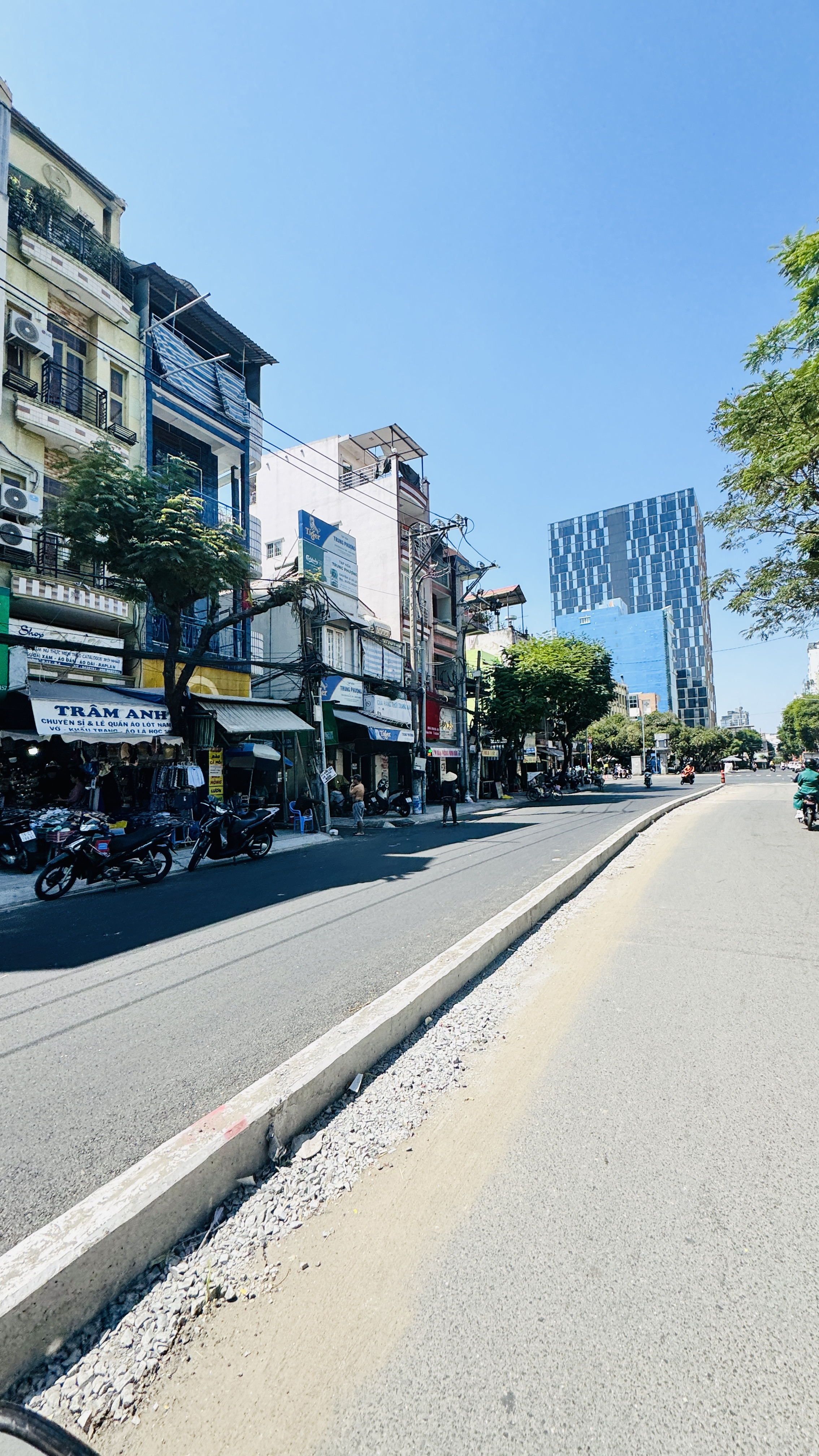 BÁN NHÀ 5 TẦNG MẶT TIỀN LÊ QUỐC HƯNG QUẬN 4
