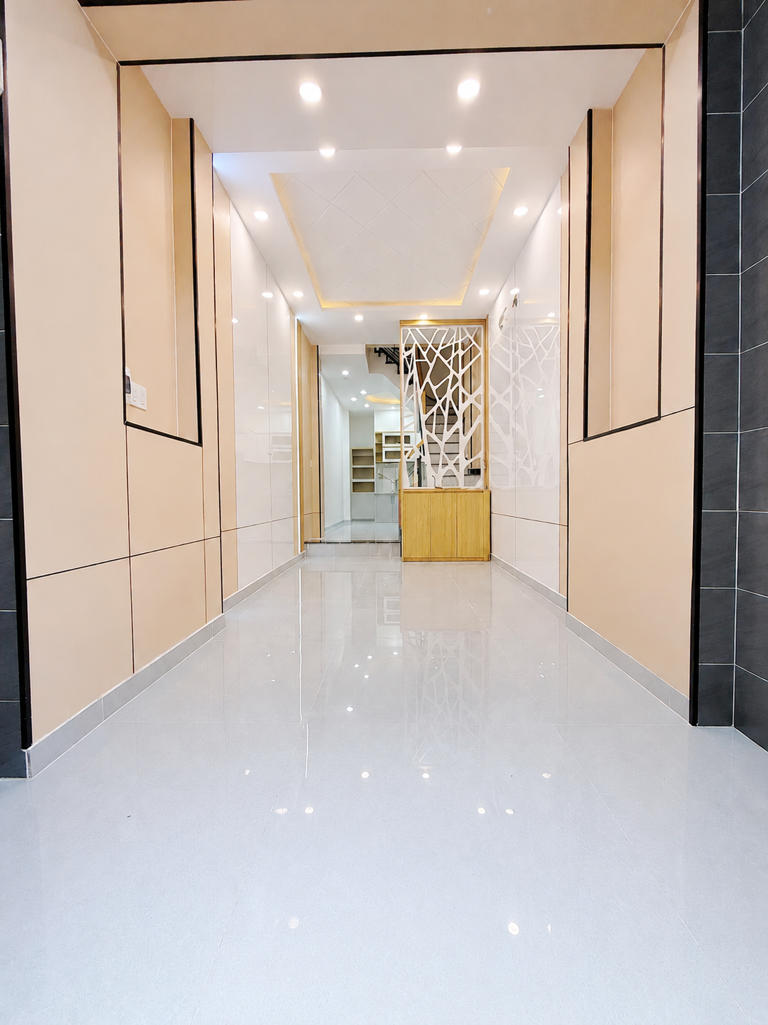 NHÀ 6 PHÒNG NGỦ HẺM 500 ĐOÀN VĂN BƠ QUẬN 4