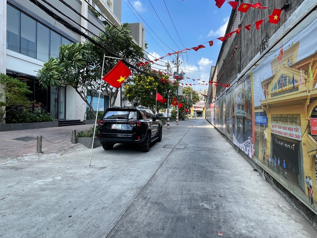 BÁN NHÀ TÂN HÒA ĐÔNG QUẬN 6 131M2 7.5X20M 8.X TỶ HẺM Ô TÔ VÒNG XOAY PHÚ LÂM