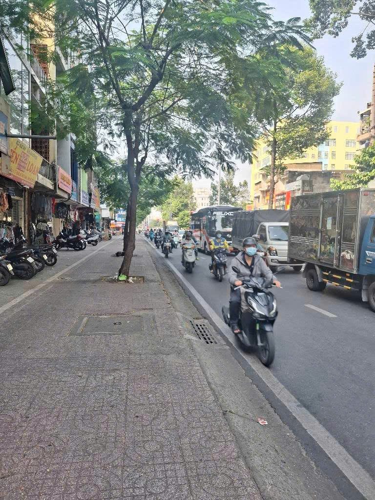 SIÊU PHẨM MT LÝ THƯỜNG KIỆT, P15 Q10 – NGANG 12M – 300M2 – VỈA HÈ KHỦNG – HÀNG HIẾM KHÔNG CÓ ĐỐI THỦ