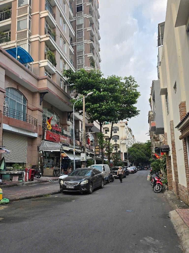ĐƯỜNG 8M - LÝ THƯỜNG KIỆT - QUẬN 11 - MTKD SIÊU TỐT NGAY CƯ XÁ LỮ GIA - 100M2
