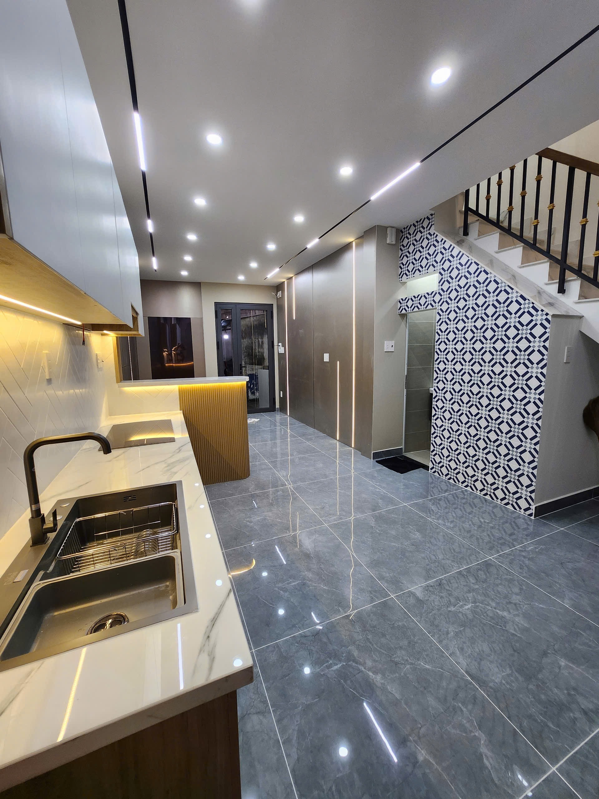 BÁN NHÀ MỚI HẺM 171 TÔN THẤT THUYẾT 2 PHÒNG NGỦ QUẬN 4