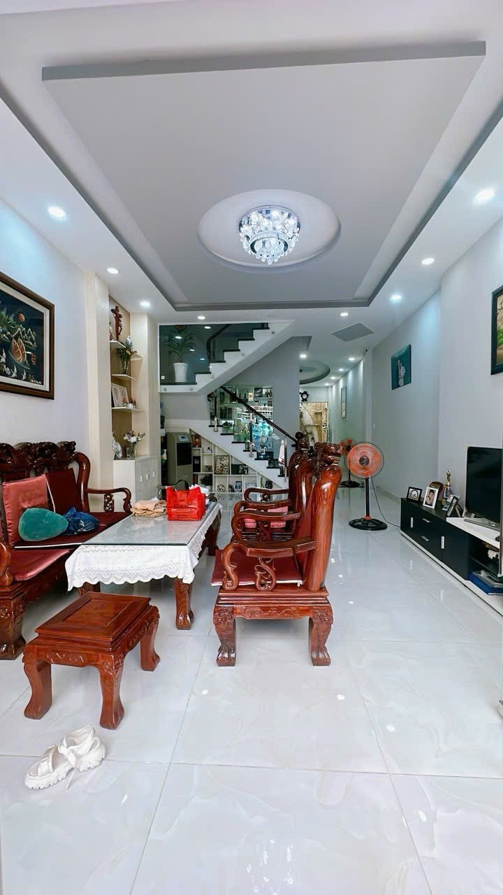 BÁN NHÀ 4 PHÒNG NGỦ HẺM 92 TÔN THẤT THUYẾT QUẬN 4
