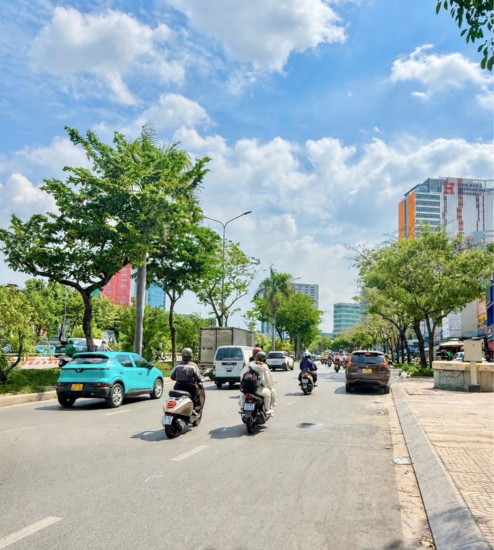 BÁN NHÀ HẺM 6M - SÁT Q1 - NGAY ĐH HỒNG BÀNG - 80M2 - 6 TẦNG - KHAI THÁC CHDV - BÌNH THẠNH