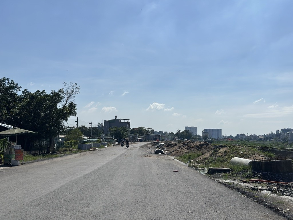 [KH036*] Đất hẻm xe hơi sát cầu Bến Phân, xây CHDV giá cực tốt 4.x tỷ