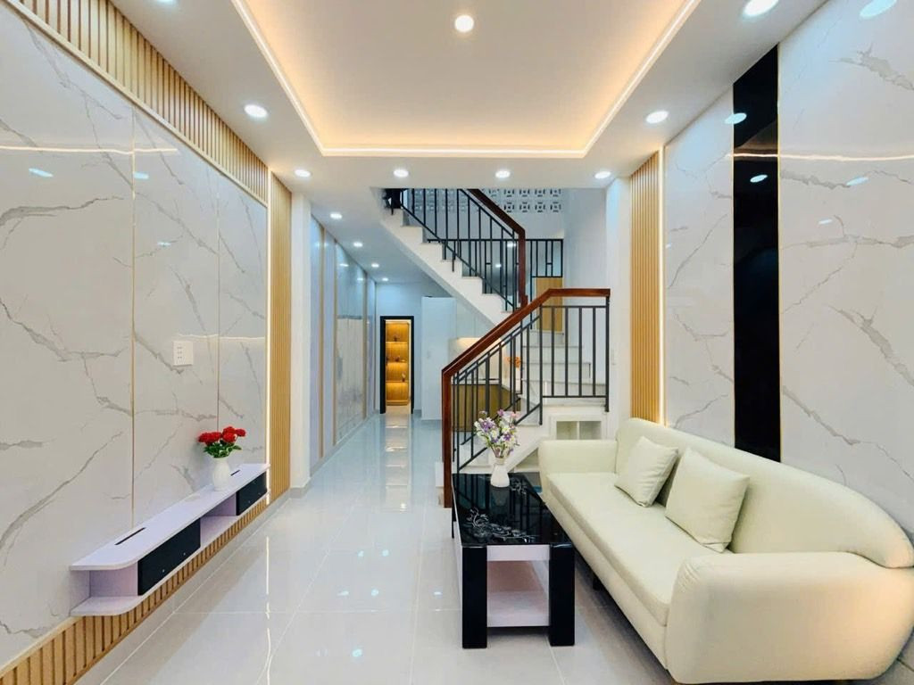 Bán nhà tân bình sổ hồng riêng, gần nhà ga T3