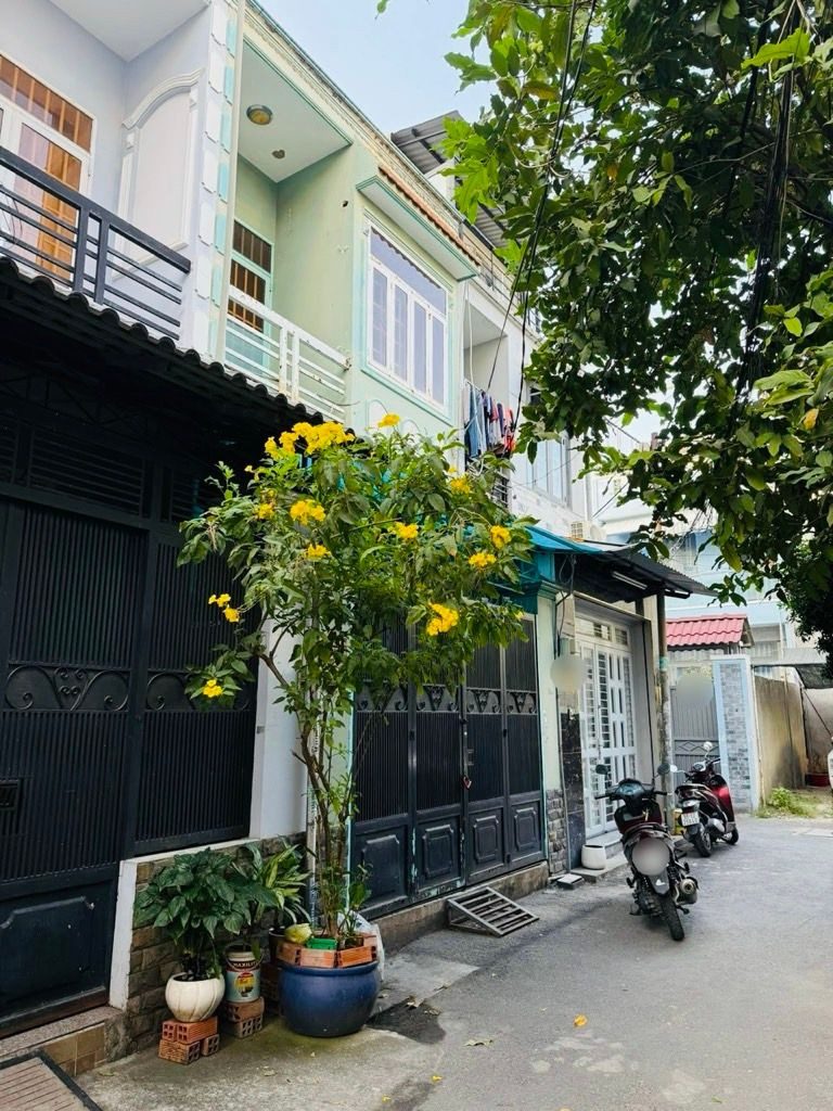 Nhà bán phạm văn bạch sổ hồng riêng hẽm xe hơi