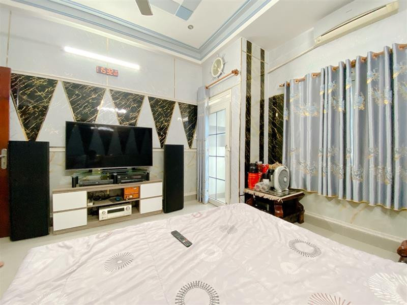 BÁN NHÀ NGUYỄN CHÍ THANH QUẬN 11 60M2 4 TẦNG 12.2 TỶ 4PN HẺM XE HƠI