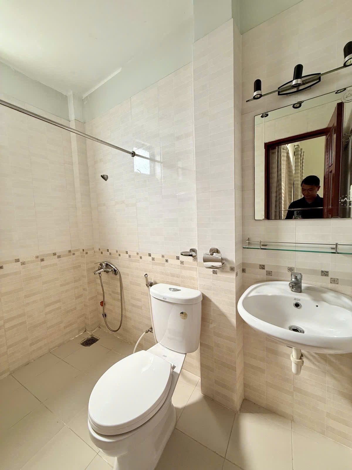GIÁP Q1 – NHÀ 2 TẦNG 4PN – CHÍNH CHỦ LÂU ĐỜI – THƯƠNG LƯỢNG TỐT